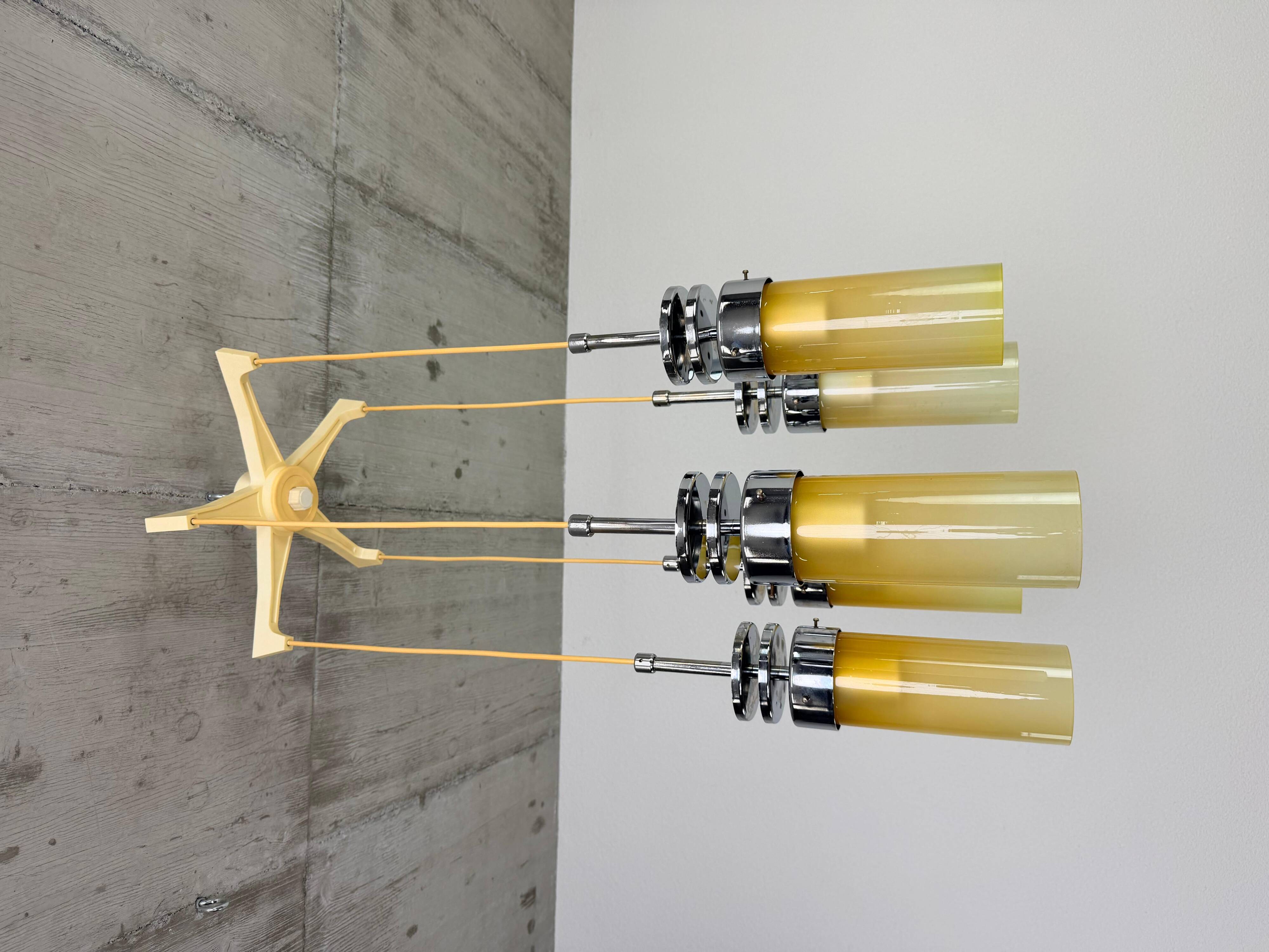 Suspension icon with 5 lamps, "Space Age" style from the 70s.