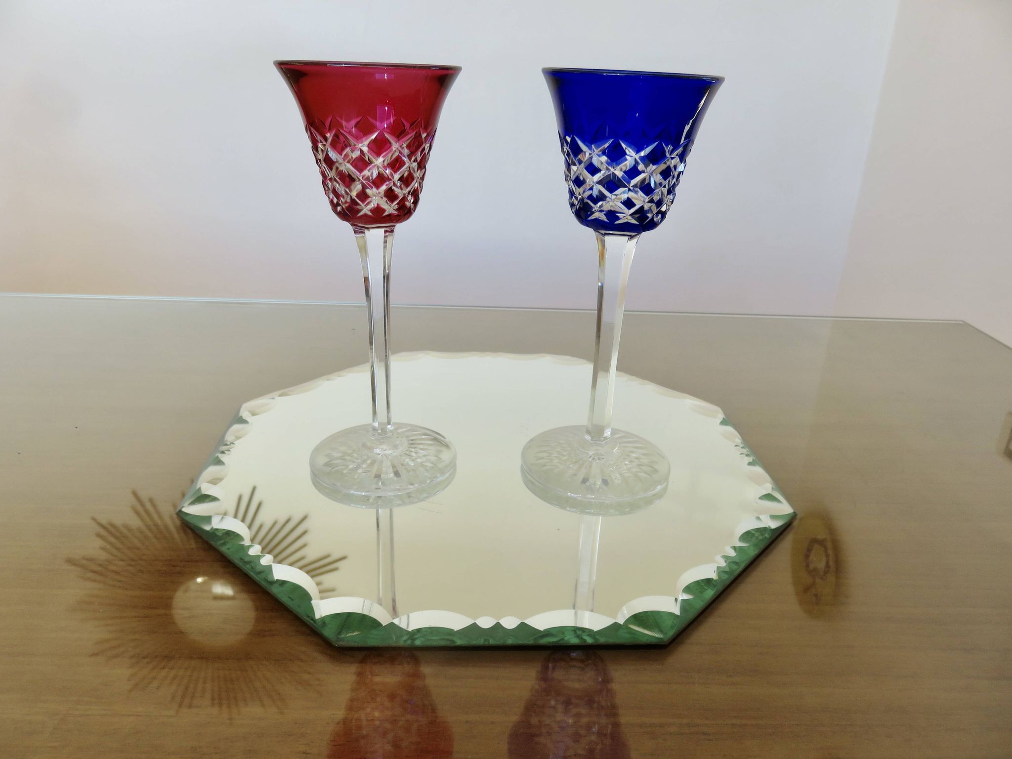 Grand miroir octogonal biseauté à poser, années 40