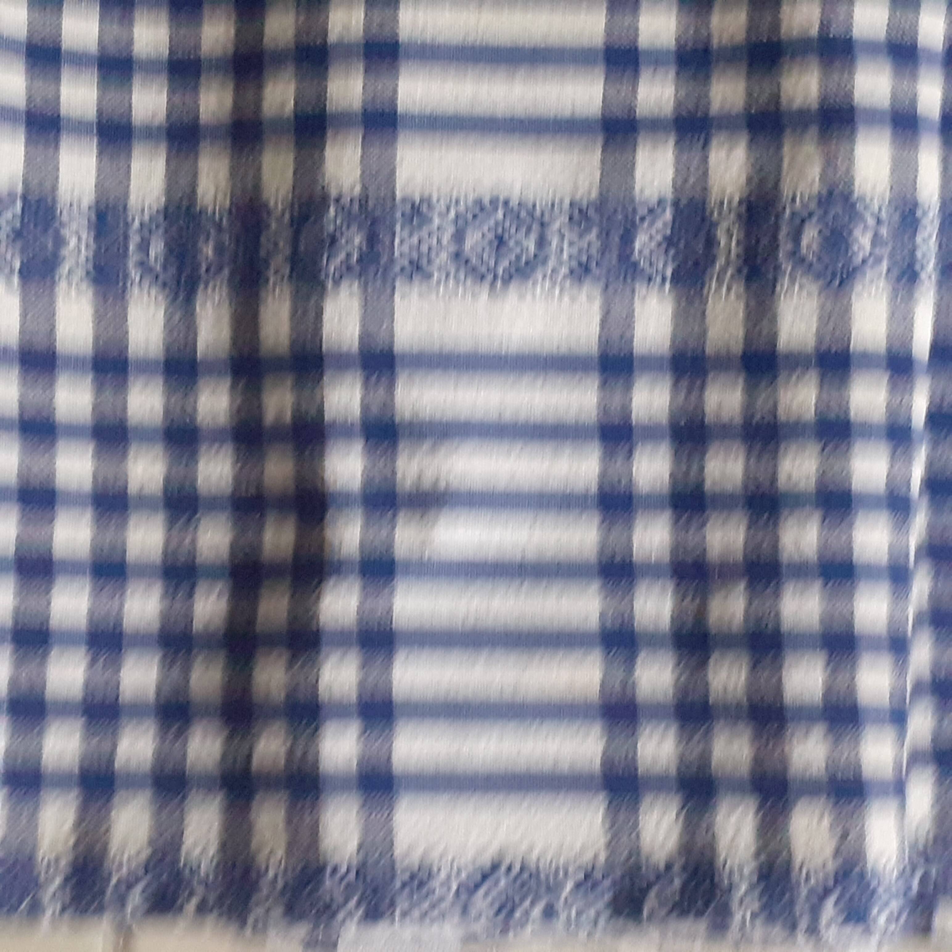 Nappe à carreaux bleue/ Blanche.