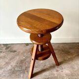 Wooden screw tripod stool