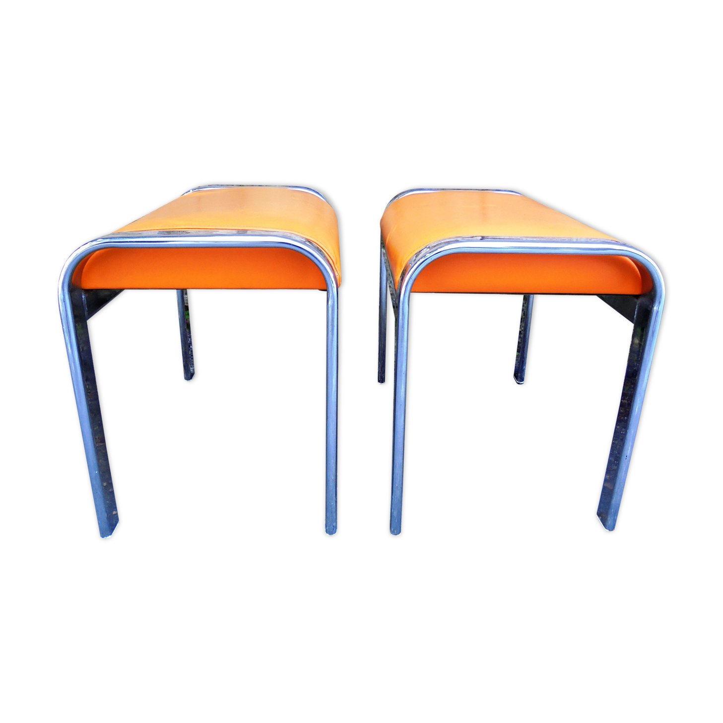 Pair of chrome and faux orange vintage stools "70"
