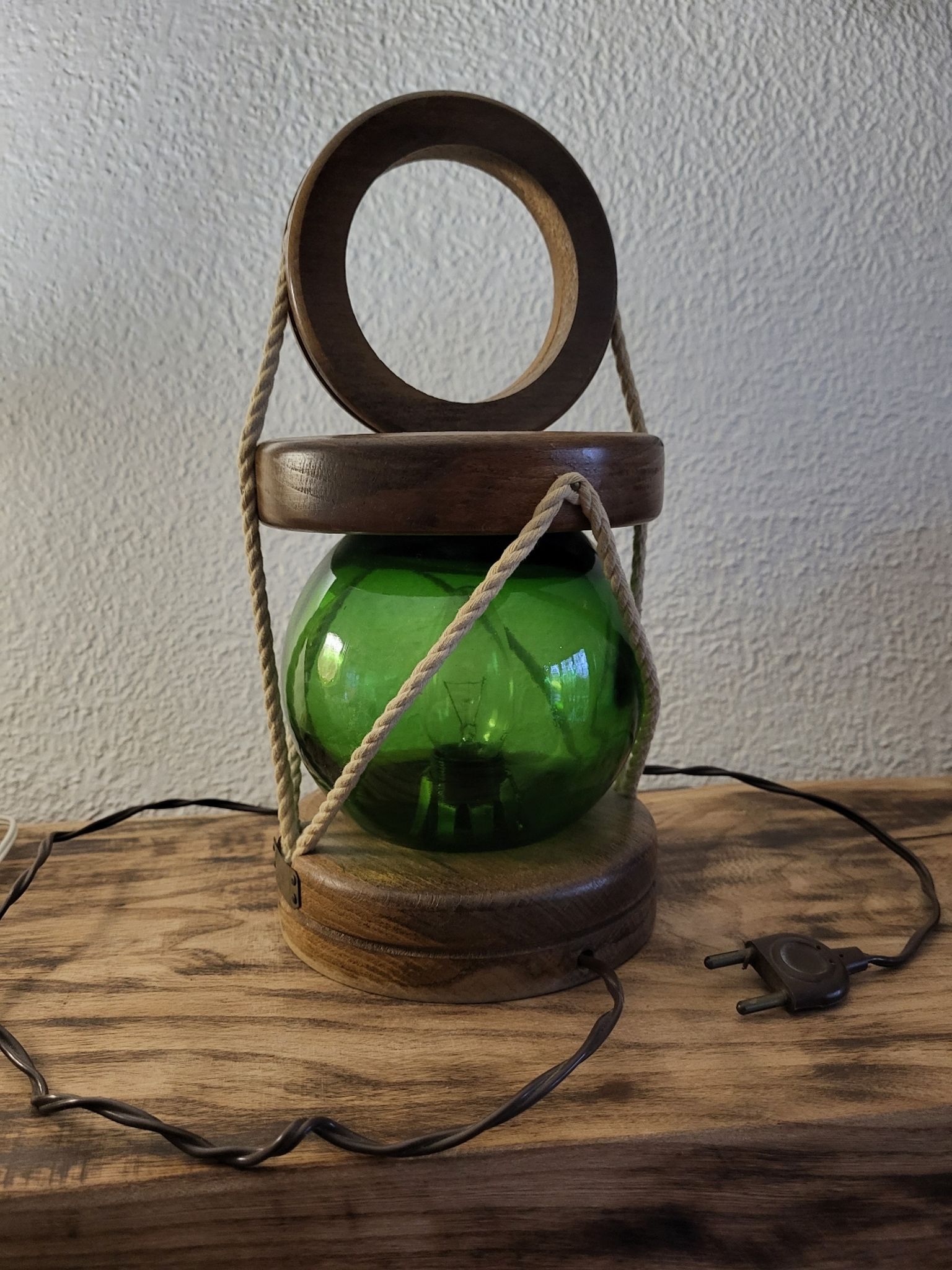 Lampe boule à poser