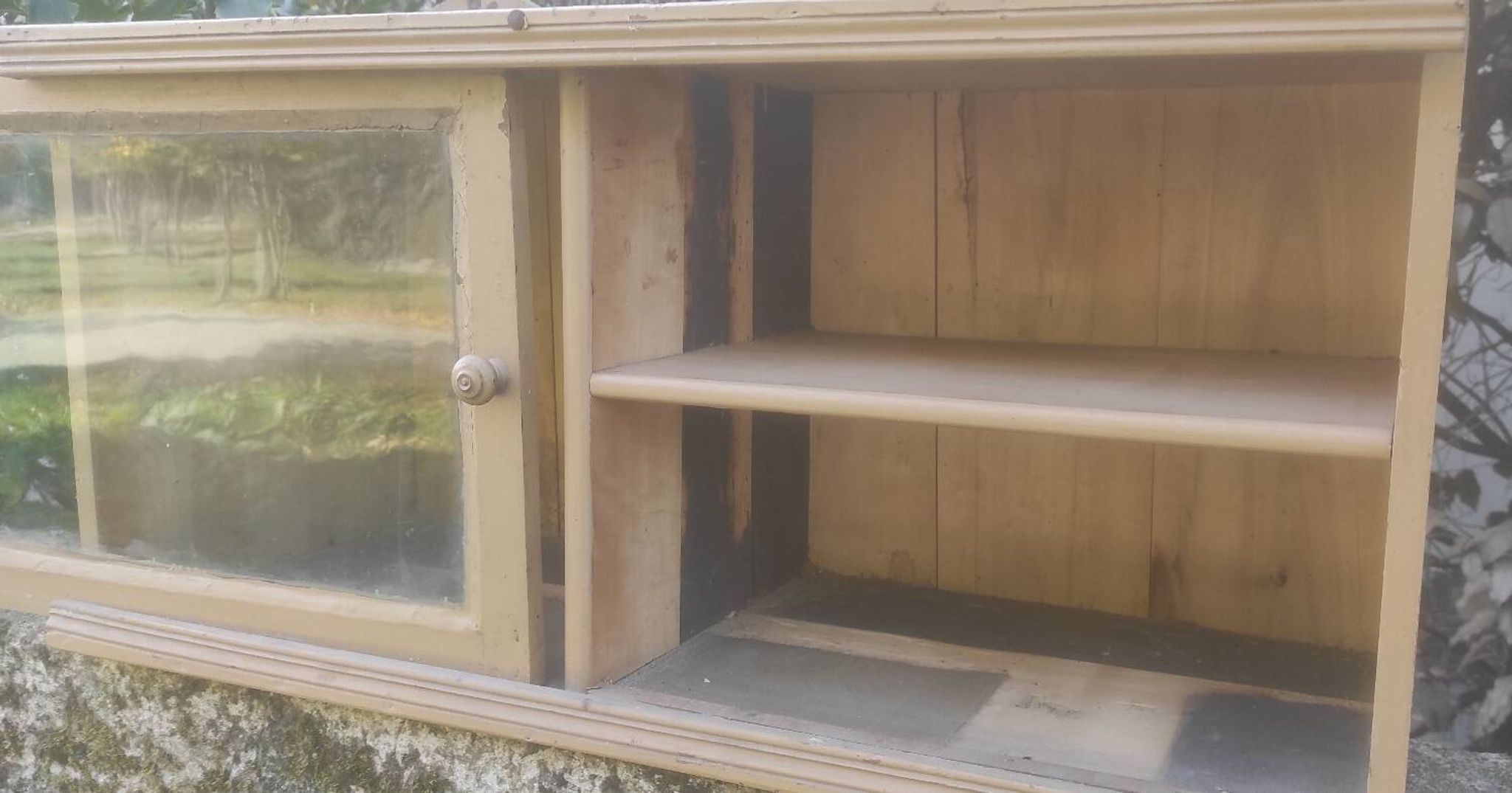 Glass shelf