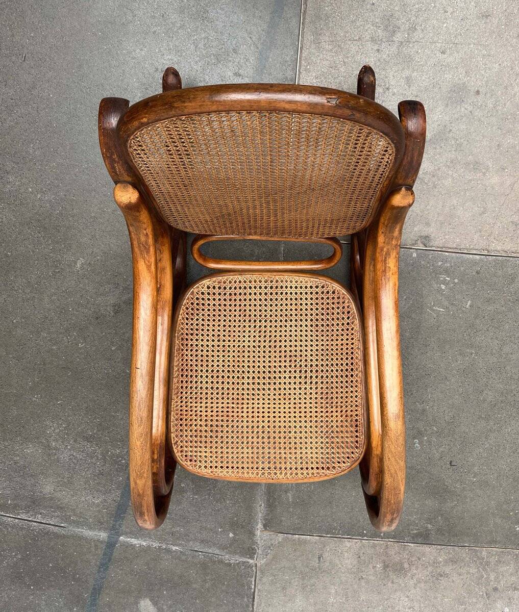 Curved wooden rocking chair Art Nouveau Jugendstil by Fischel, Austria, 1910s