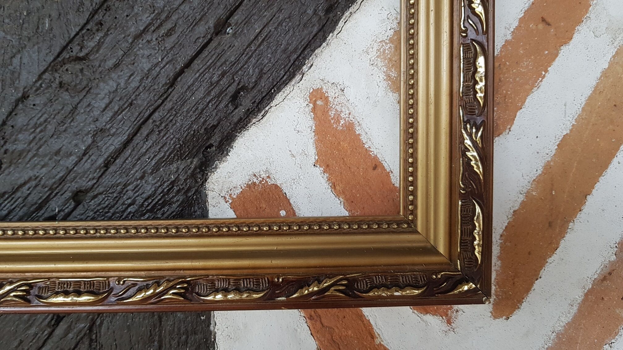 Elegant golden frame