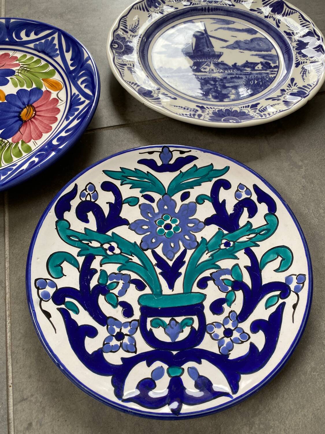 Trio d’assiettes décoratives bleues
