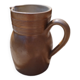 Berry sandstone pitcher