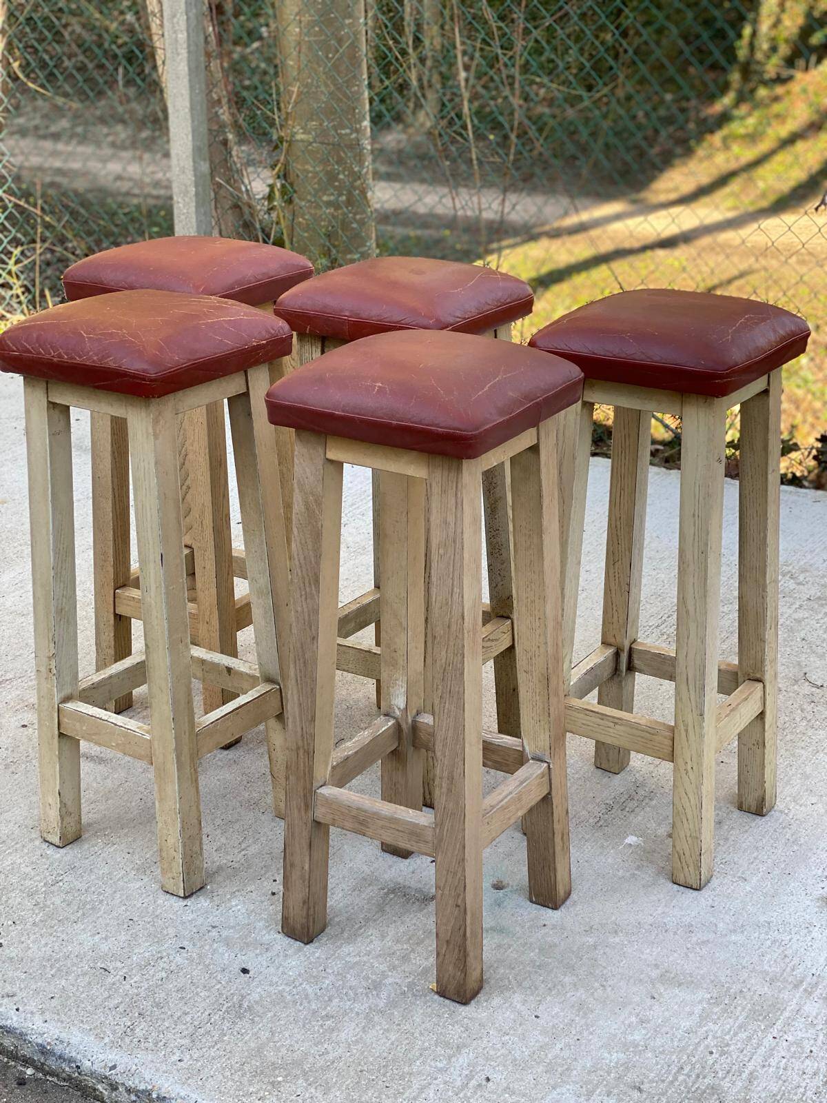Square high bar stools in solid wood with burgundy leather 83cm