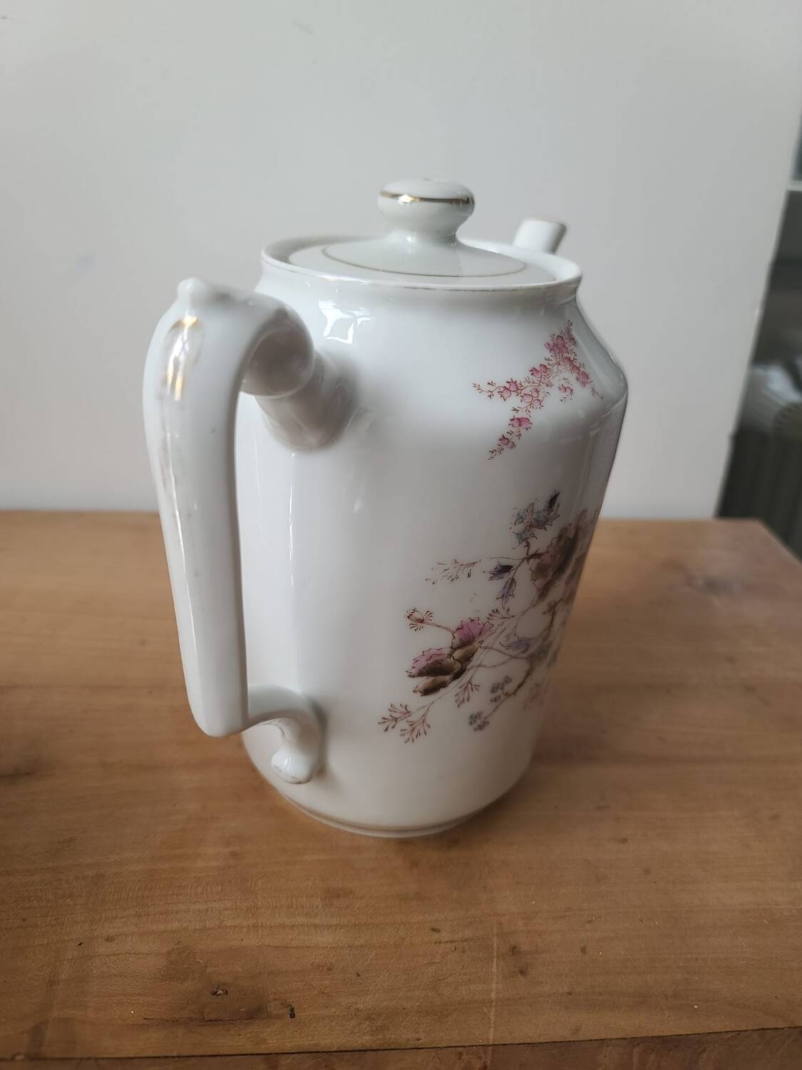Bébé piano en porcelaine 12 cm , très bel état , Vente aux enchères