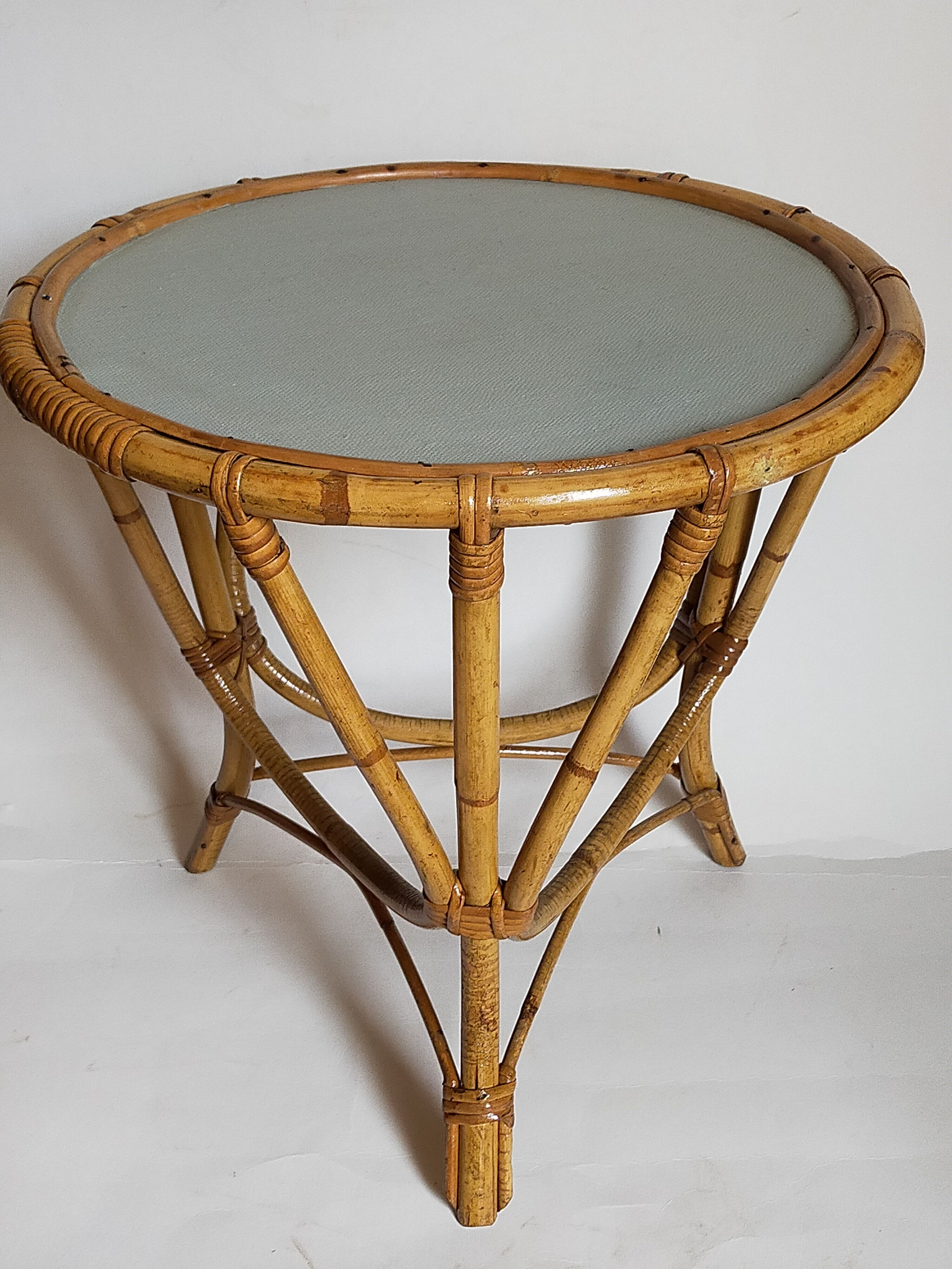 Tripod booster coffee table in rattan 50s