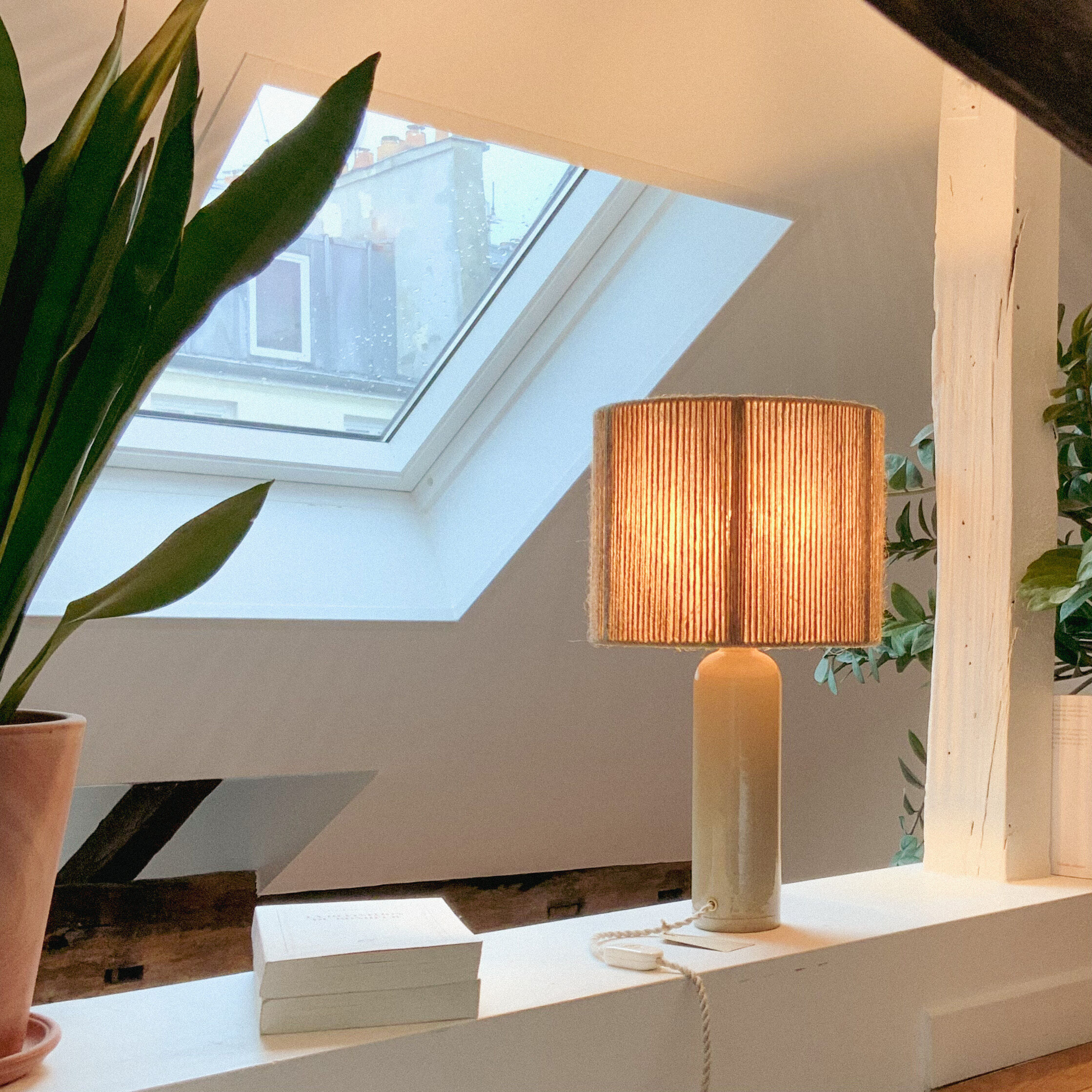 Sandstone lamp and jute thread