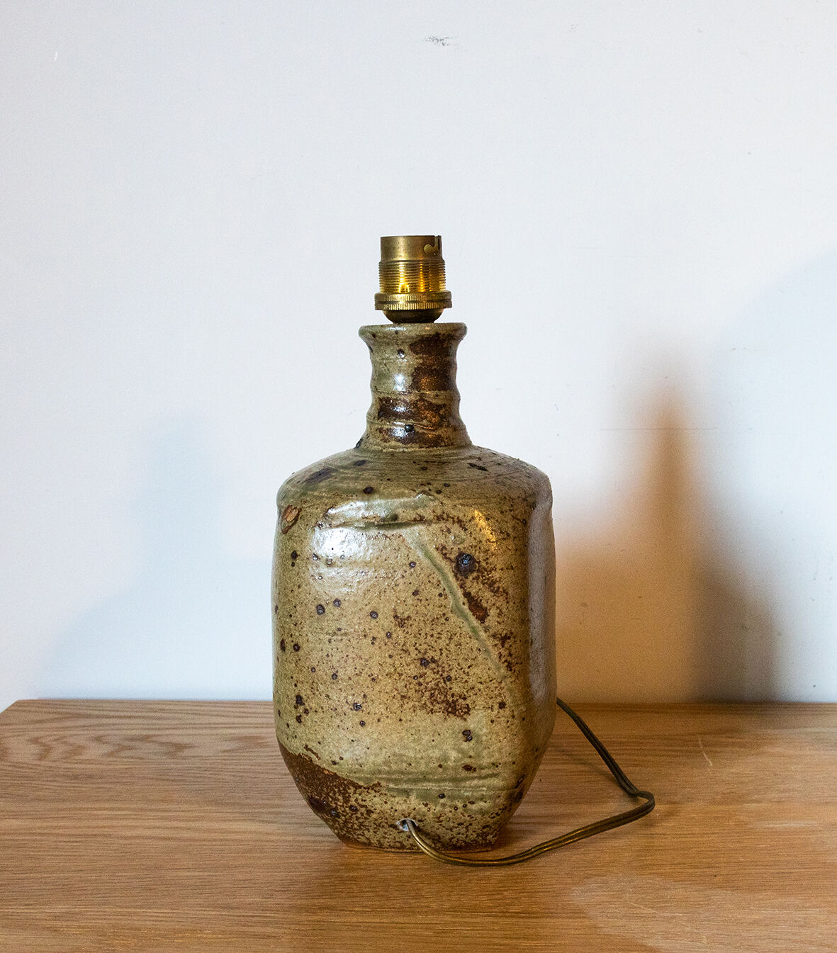 Borne sandstone lamp