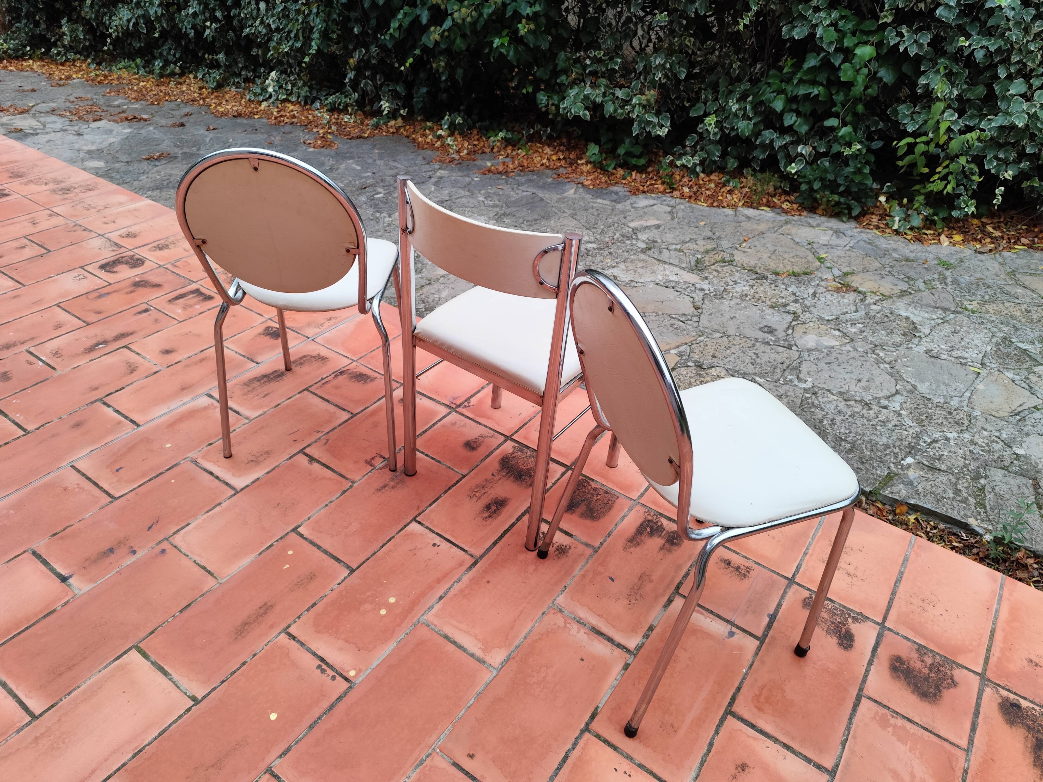 CIVIC Made in France Trio of vintage 1970s Medallion chairs