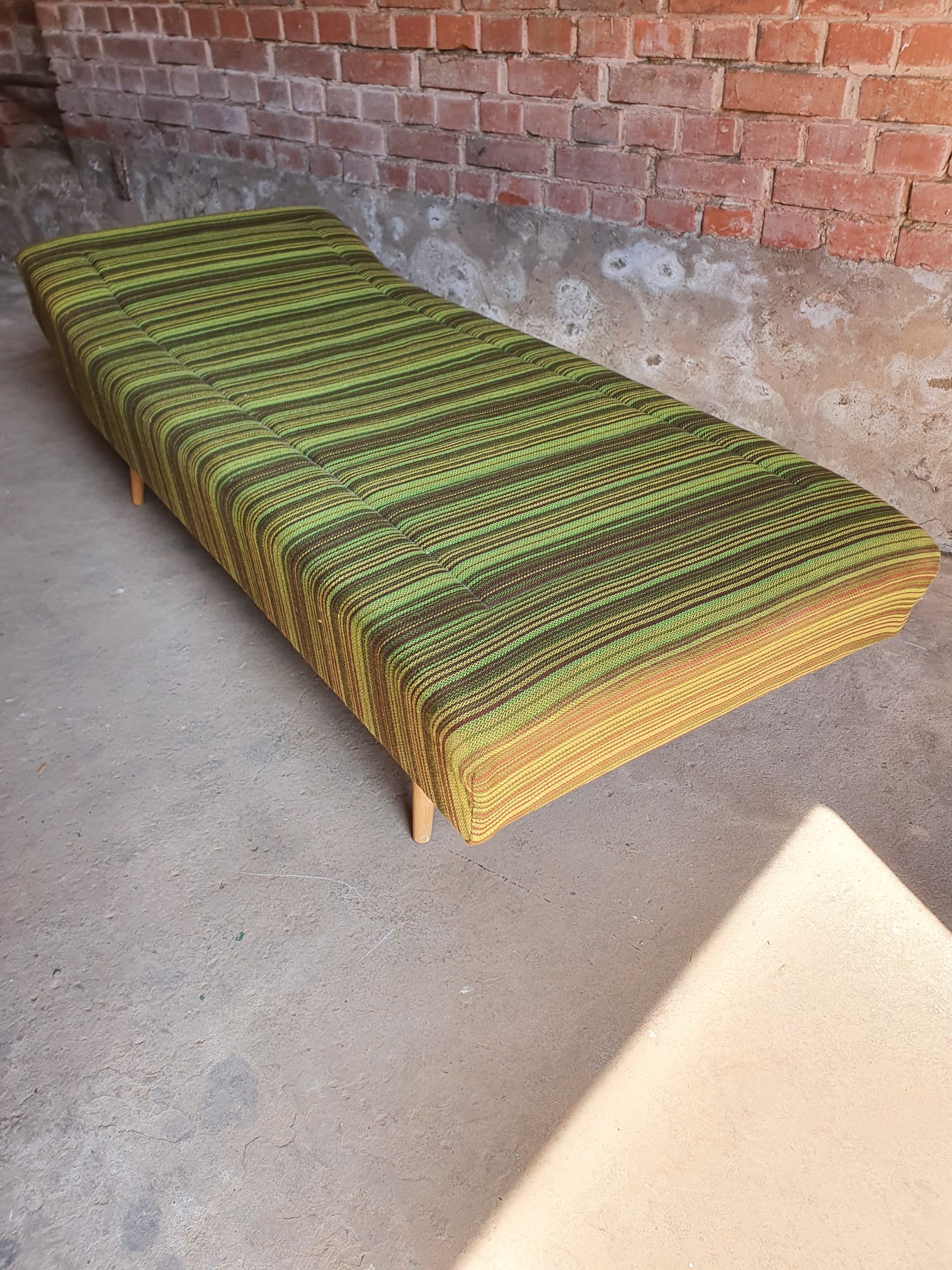 Meridian, Daybed of the 60s