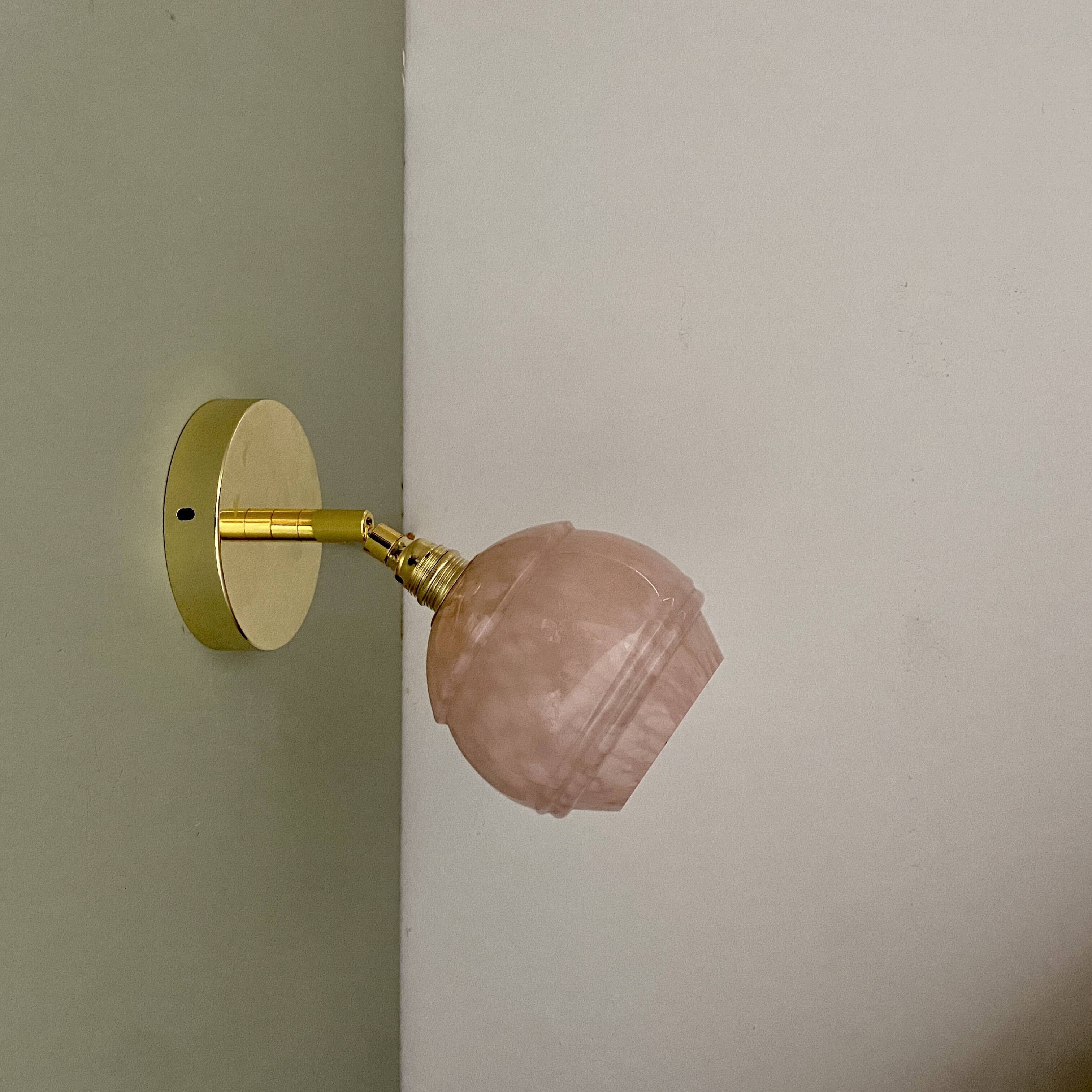 Vinatge tulip wall light in pink CLichy glass