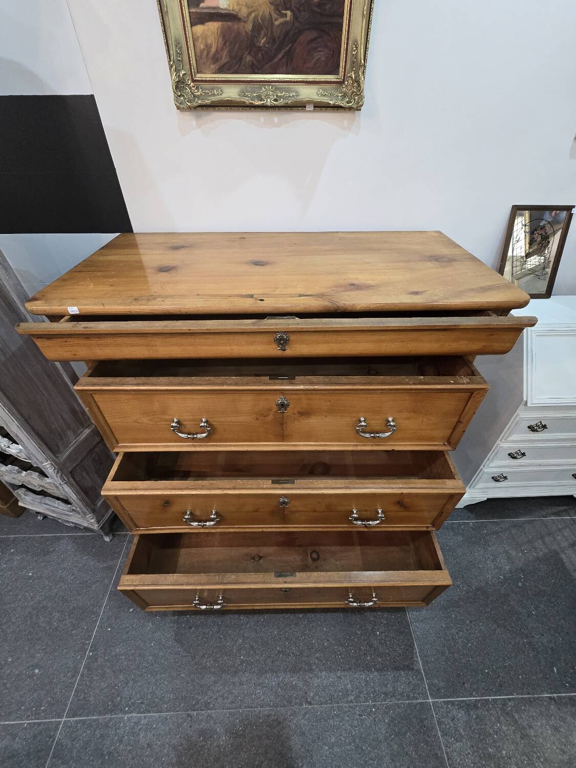 Grande commode en sapin style Louis philippe