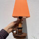 Lampe à poser en bois et abat jour orange vintage style bougeoir
