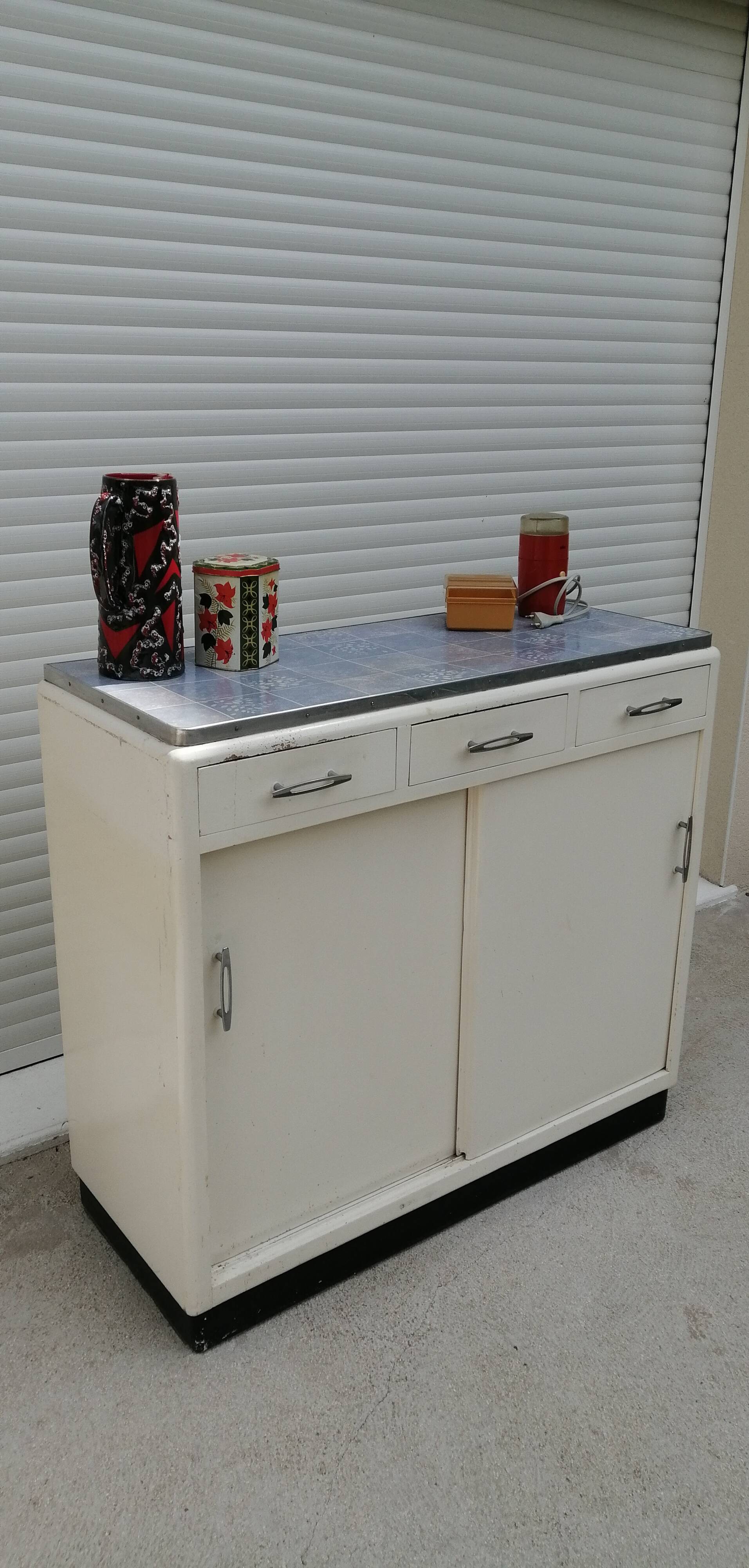 Buffet sliding doors 50/60 years