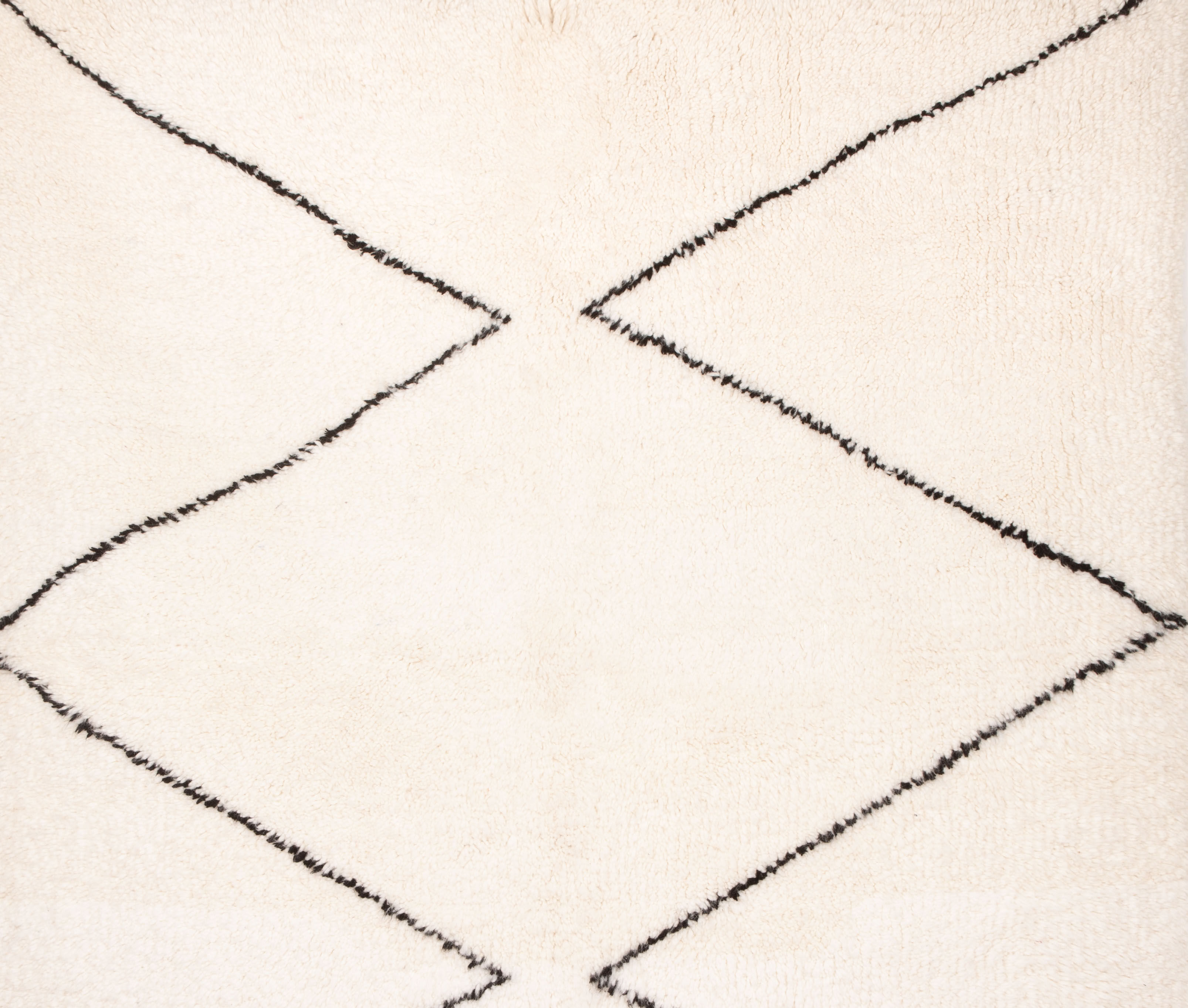 Beni ouarain berber carpet with black diamonds 165 x 150 cm