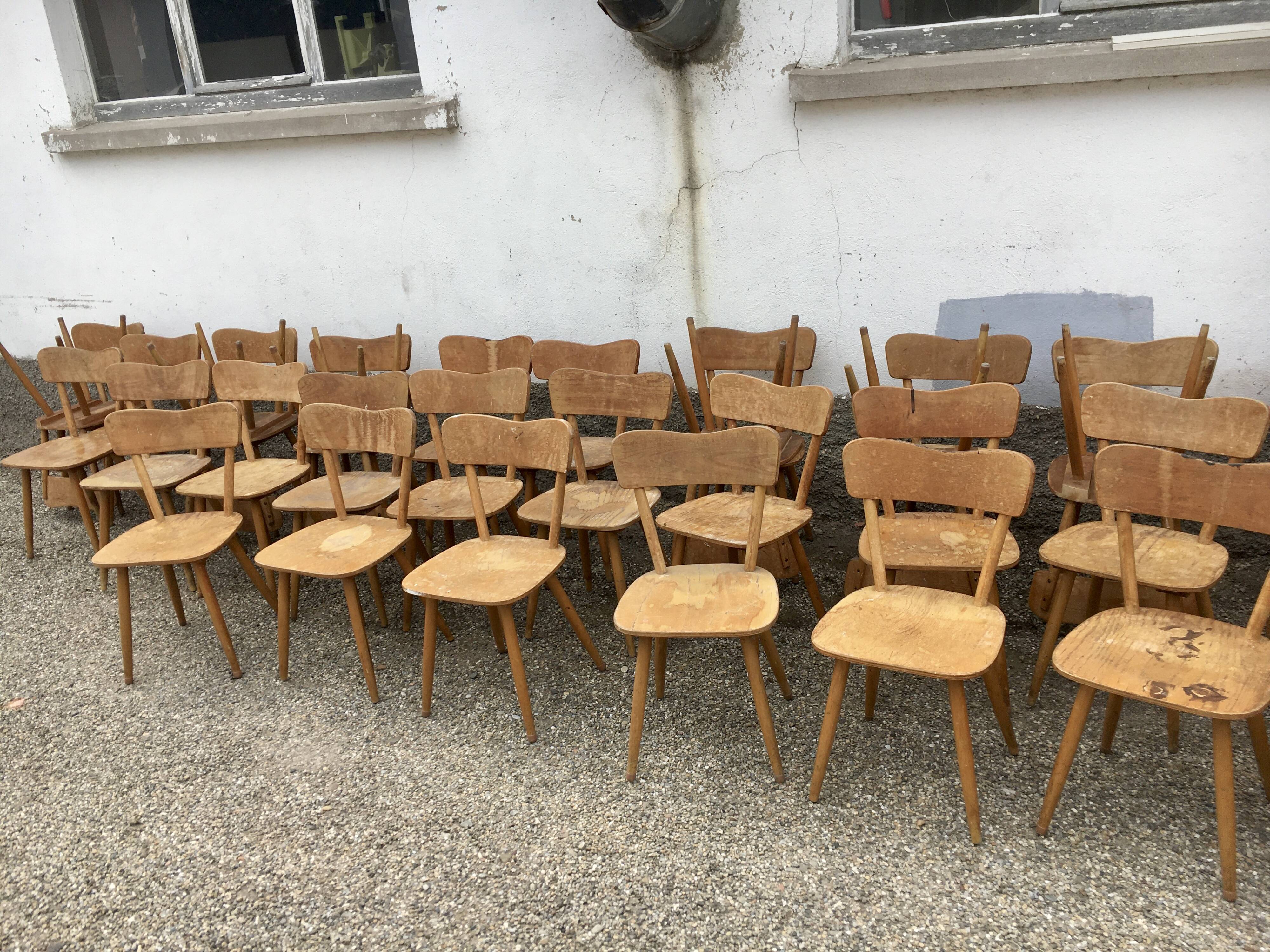 Série de 40 chaises bistrot ´