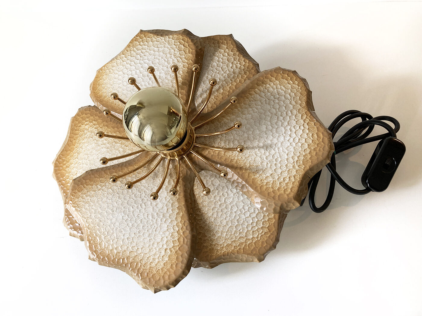 Metal floral lamp to pose La Samaritaine 1970