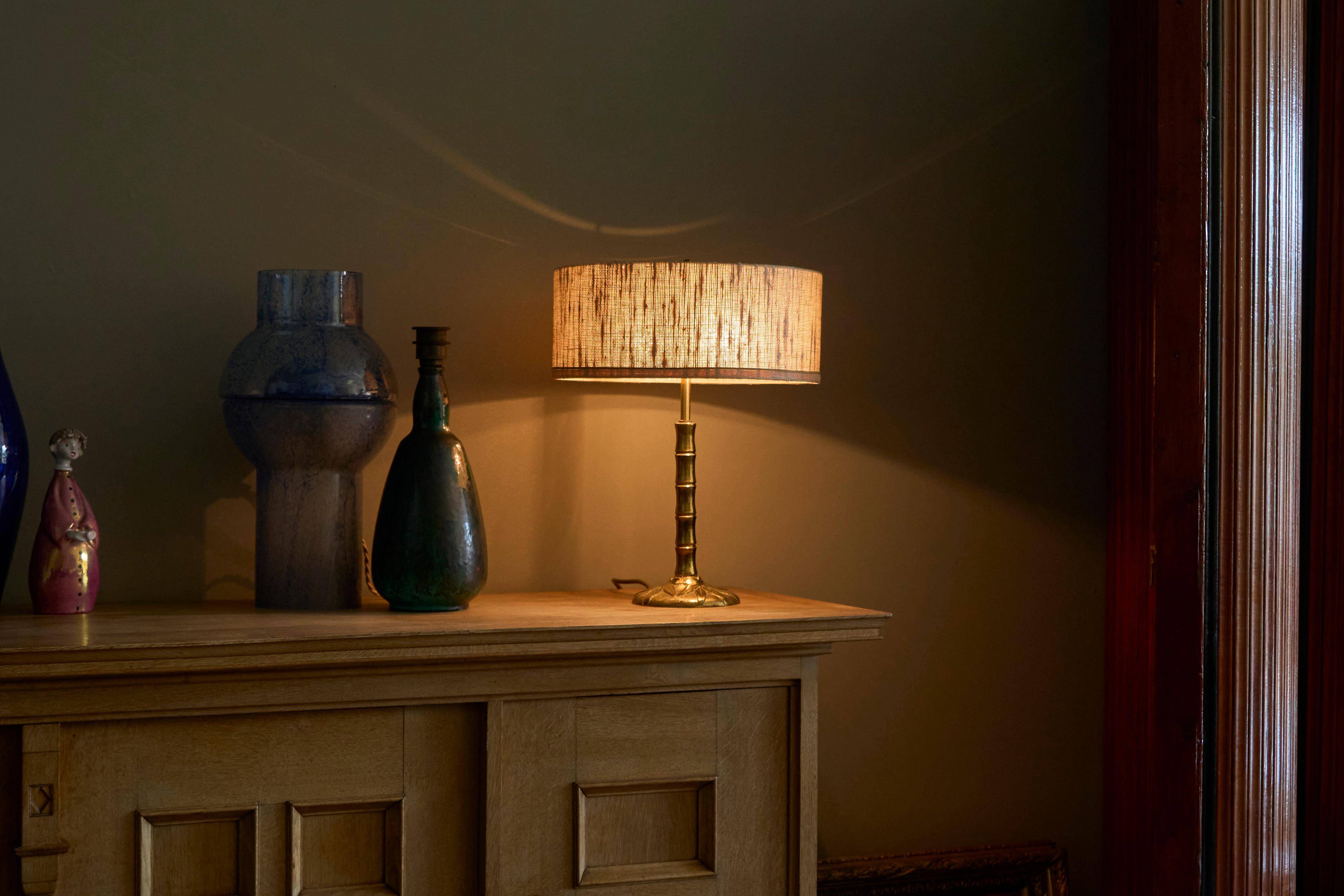 "Faux Bamboo" table lamp in patinated brass from the 1960s.