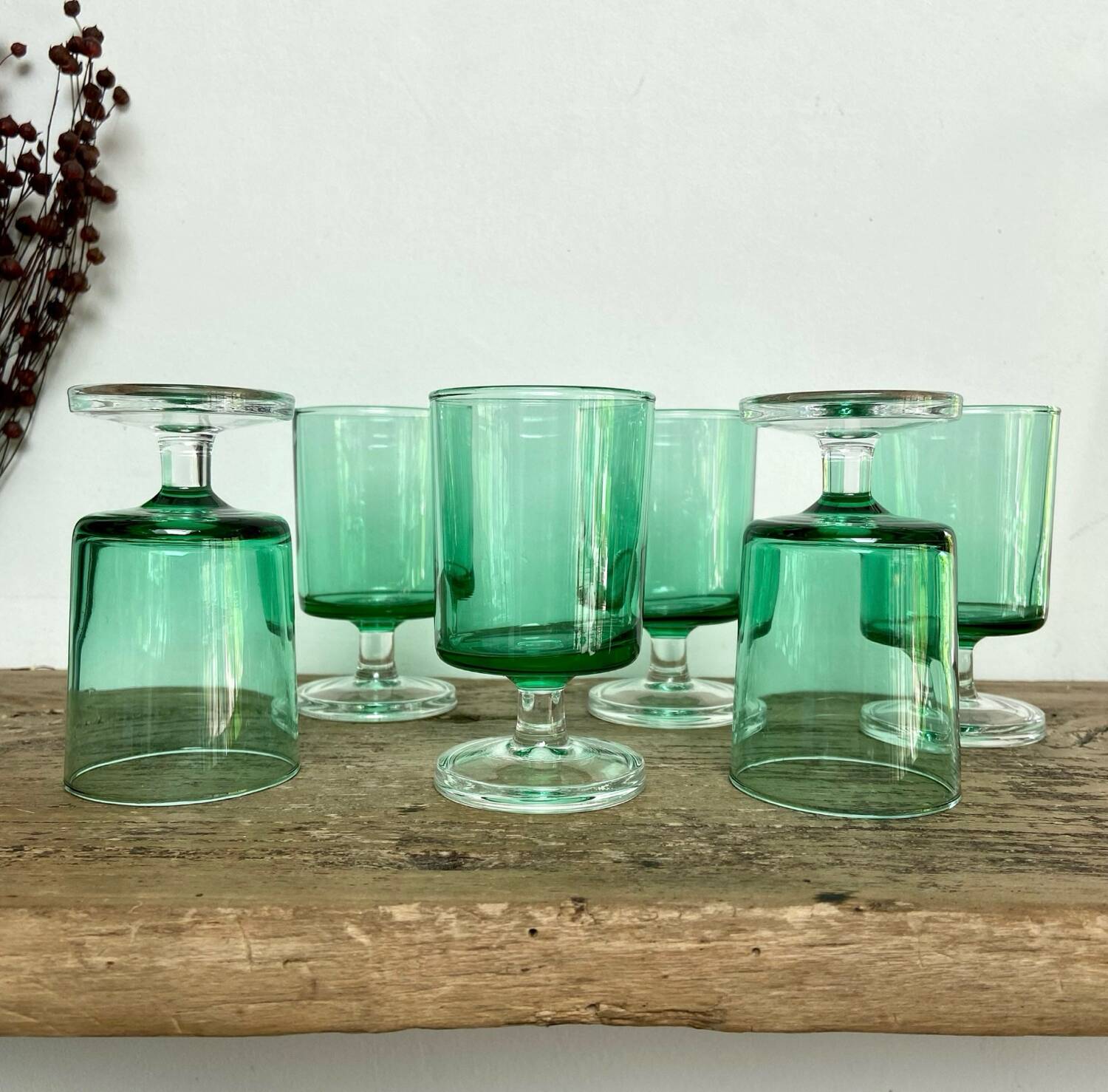 6 small emerald green LUMINARC glasses