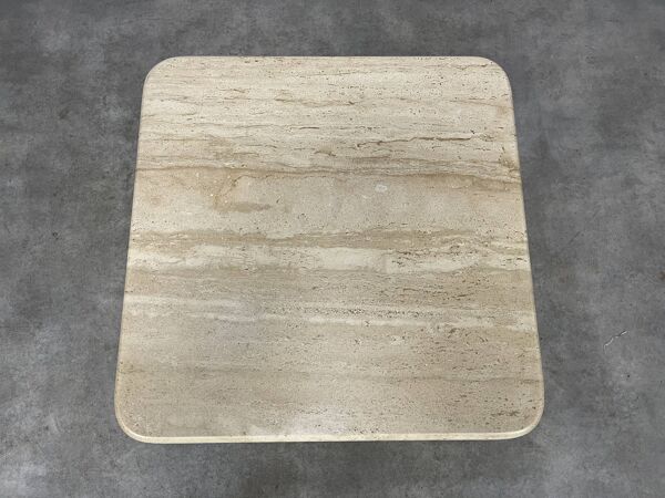 Table basse carrée en travertin