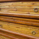 Commode en bois massif et bambou