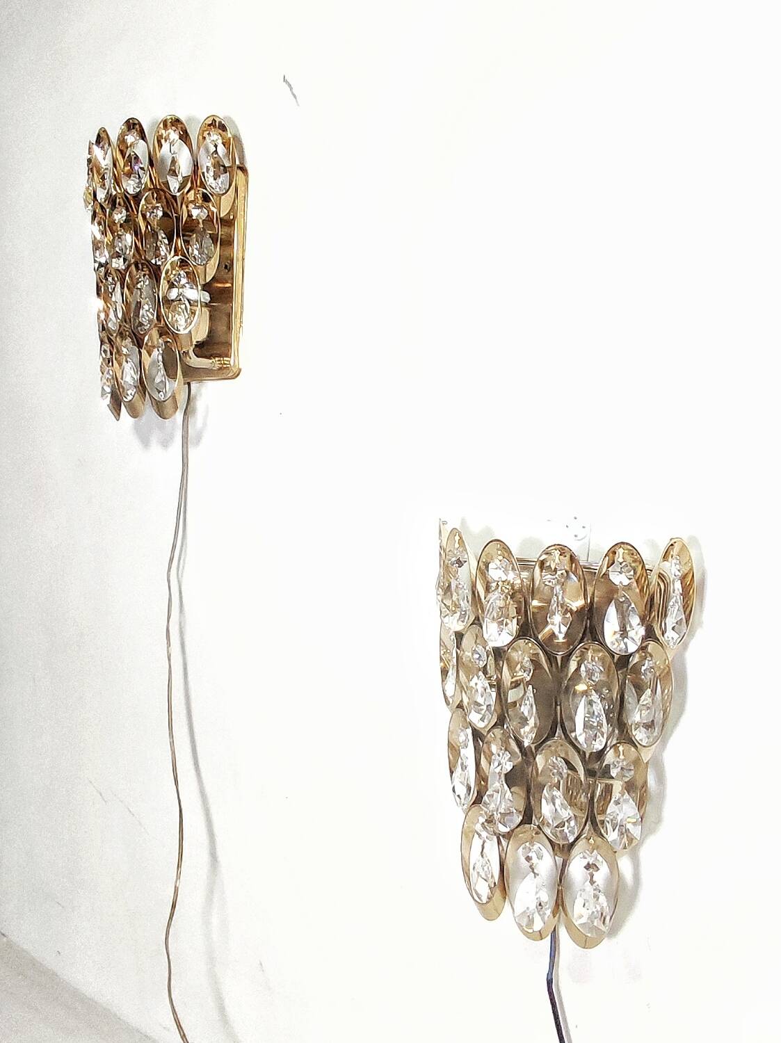 Par de apliques de cristales. Alemania, 1960s.