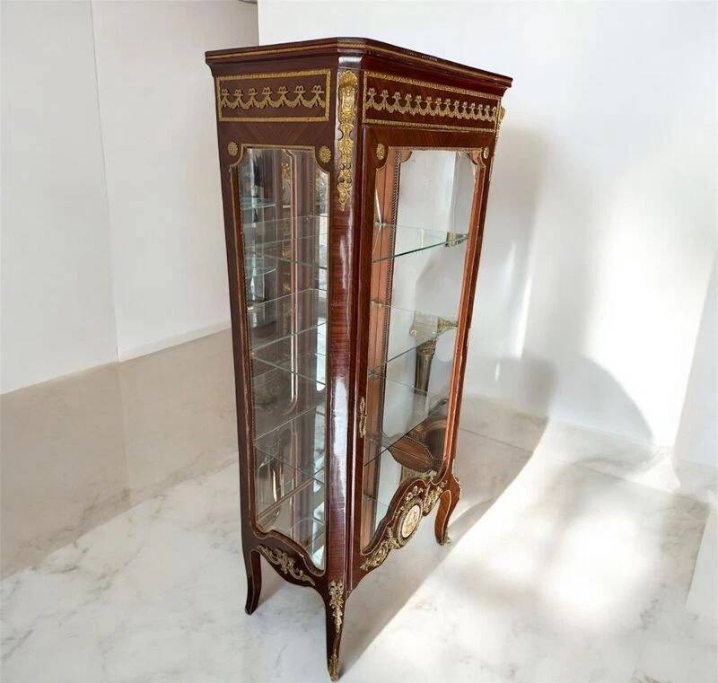 Louis XV style display cabinet in wood and bronze, with several shelves