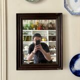 Miroir en bois foncé ☐ 49,5 x 40 cm