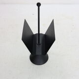 Porada Arredi Black Metal Minimalistic Magazinine Rack, 1980's, Italy