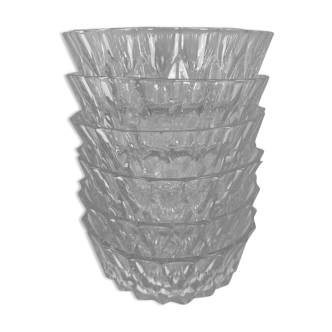 6 glasses in sculpted patterns