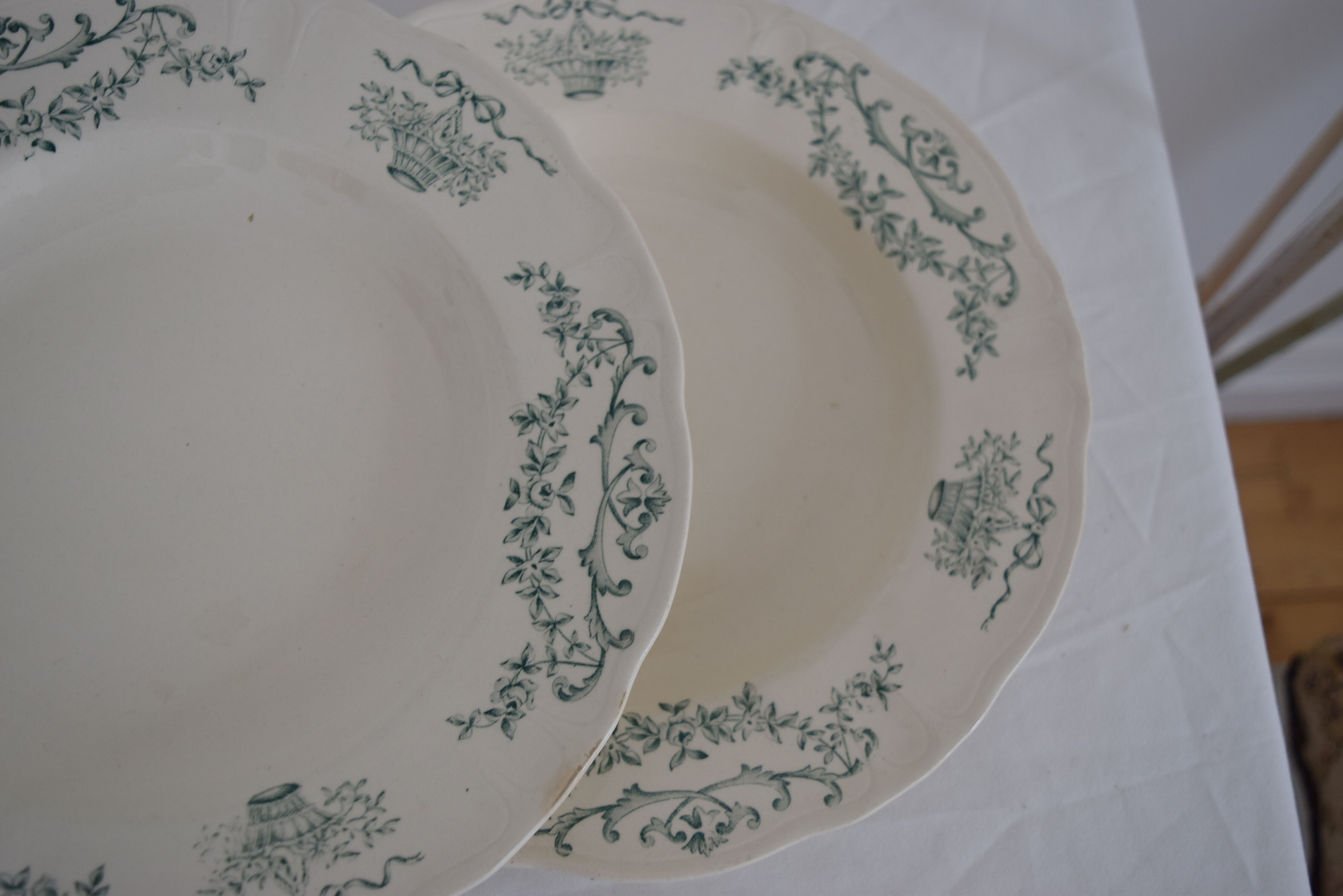 Lot de 5 assiettes creuses en terre de fer