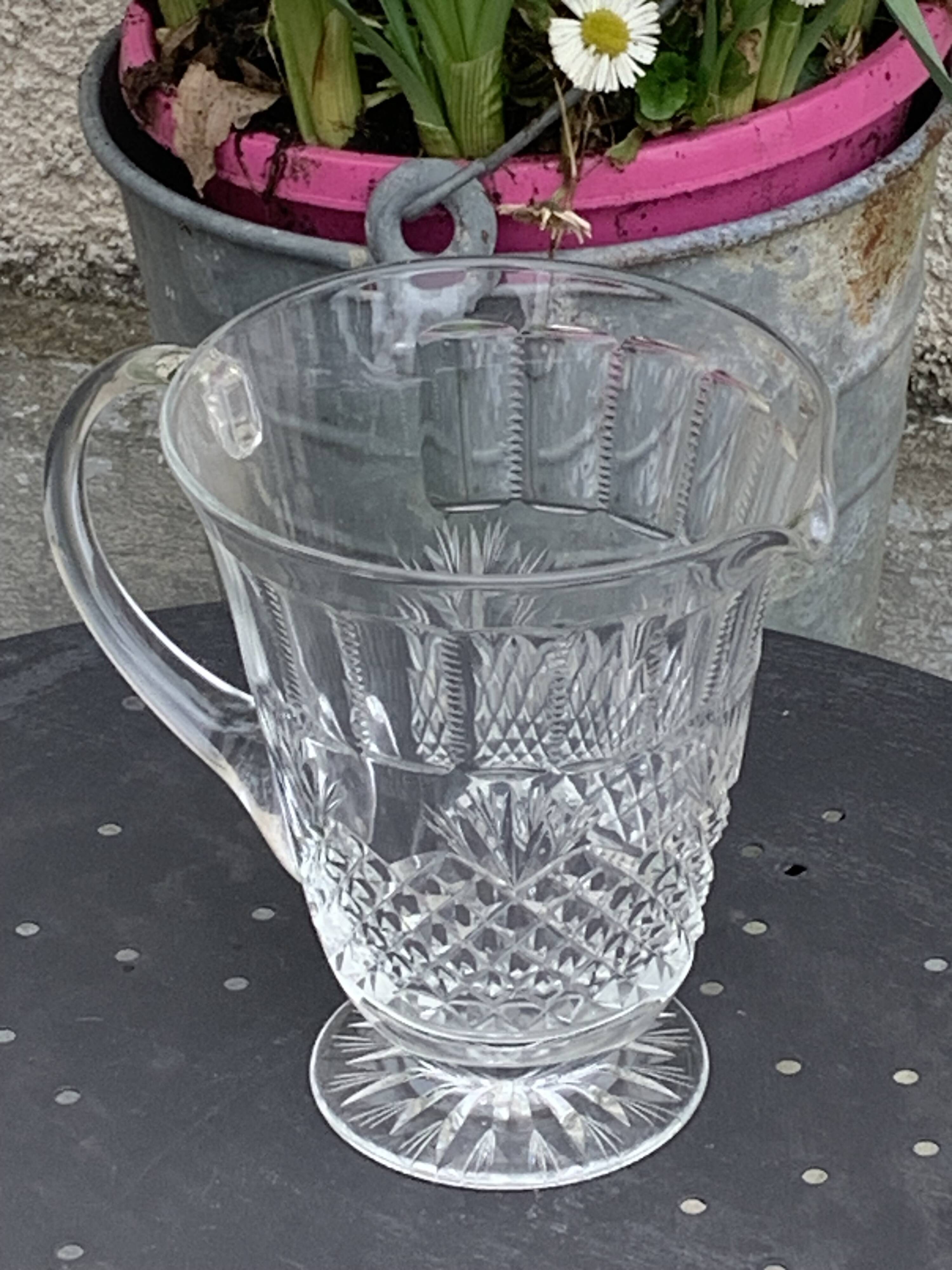 Carafe in transparent glass and crystal, chiseled, old pineapple pattern