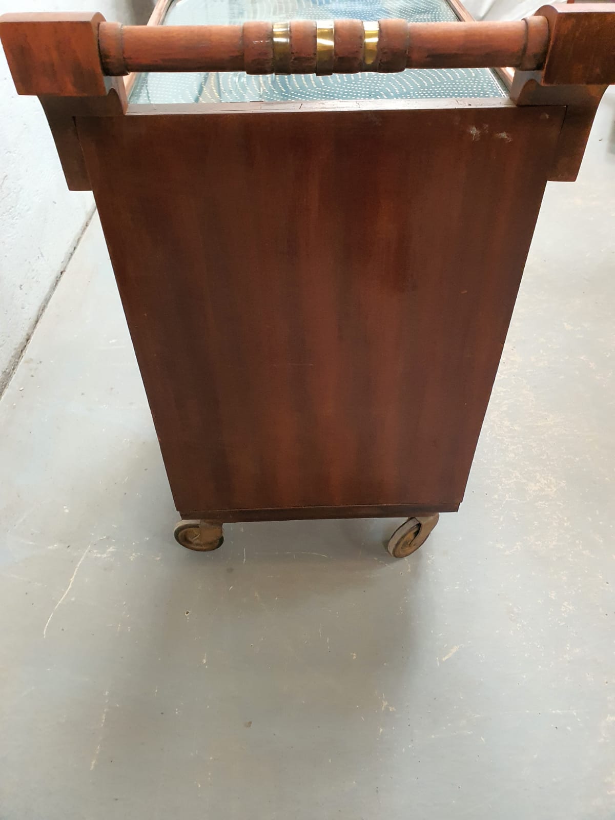 Art deco roller bar