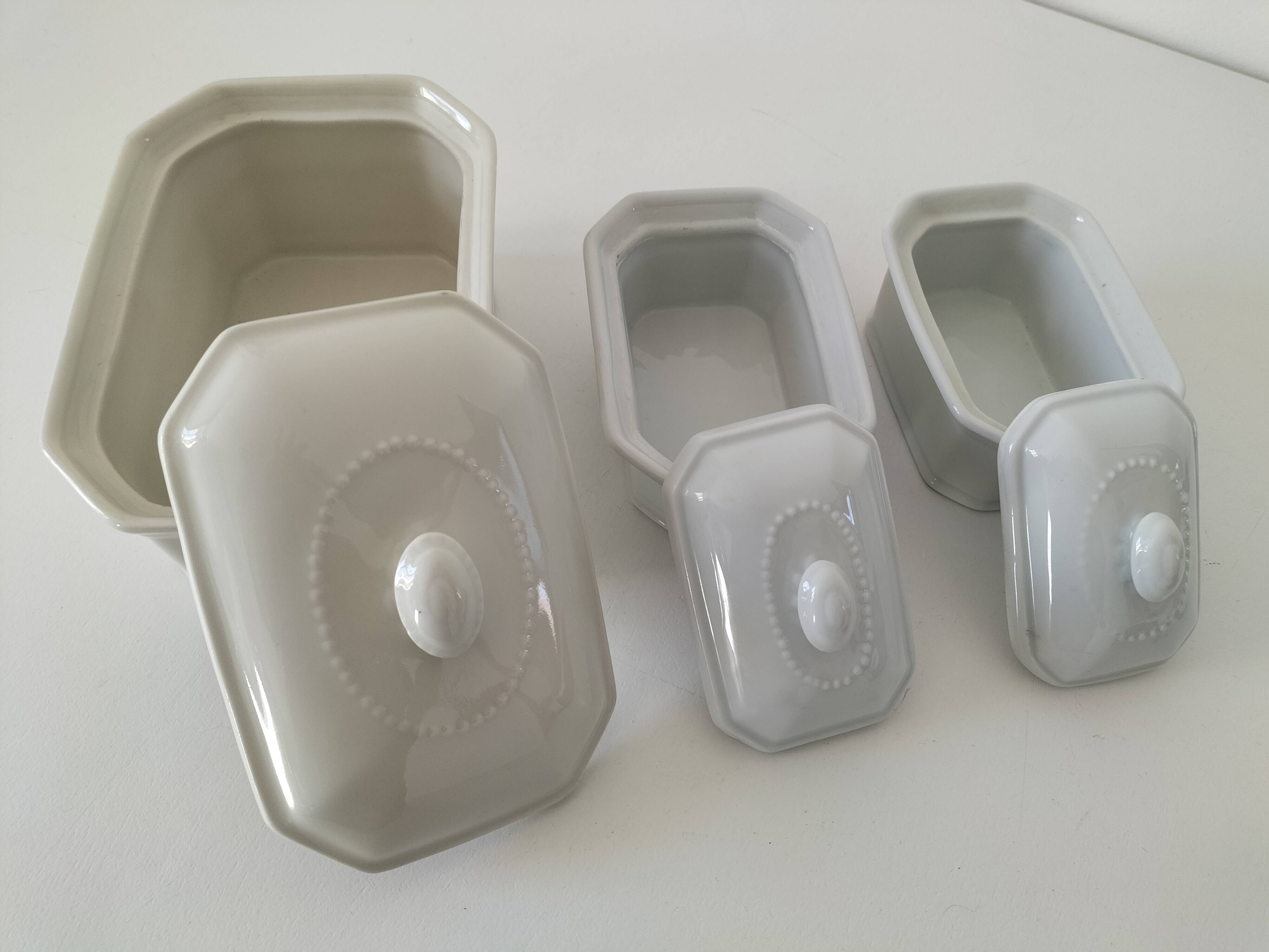 Trio de terrines Apilco porcelaine modèle perlé