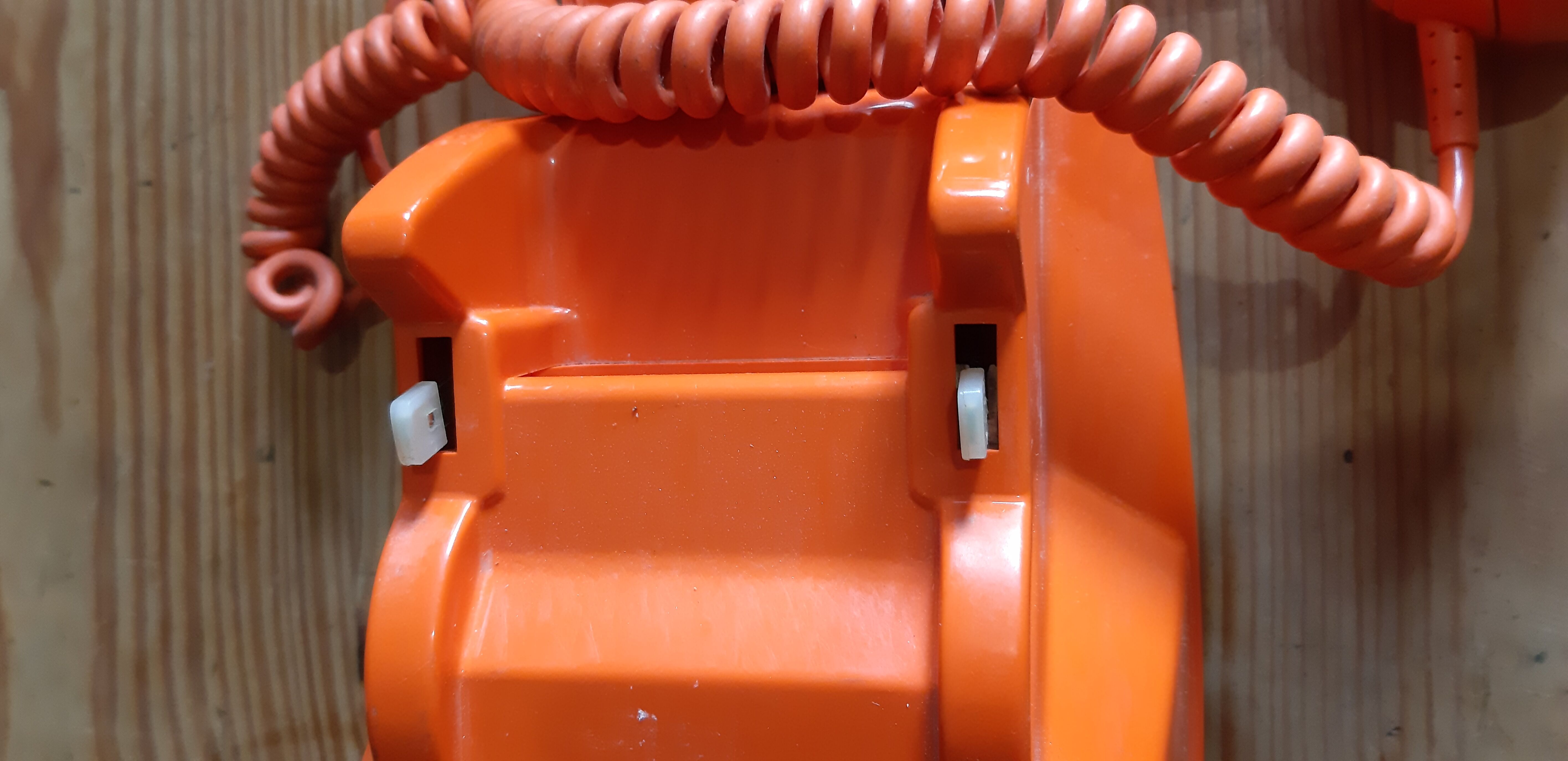 Telephone vintage orange