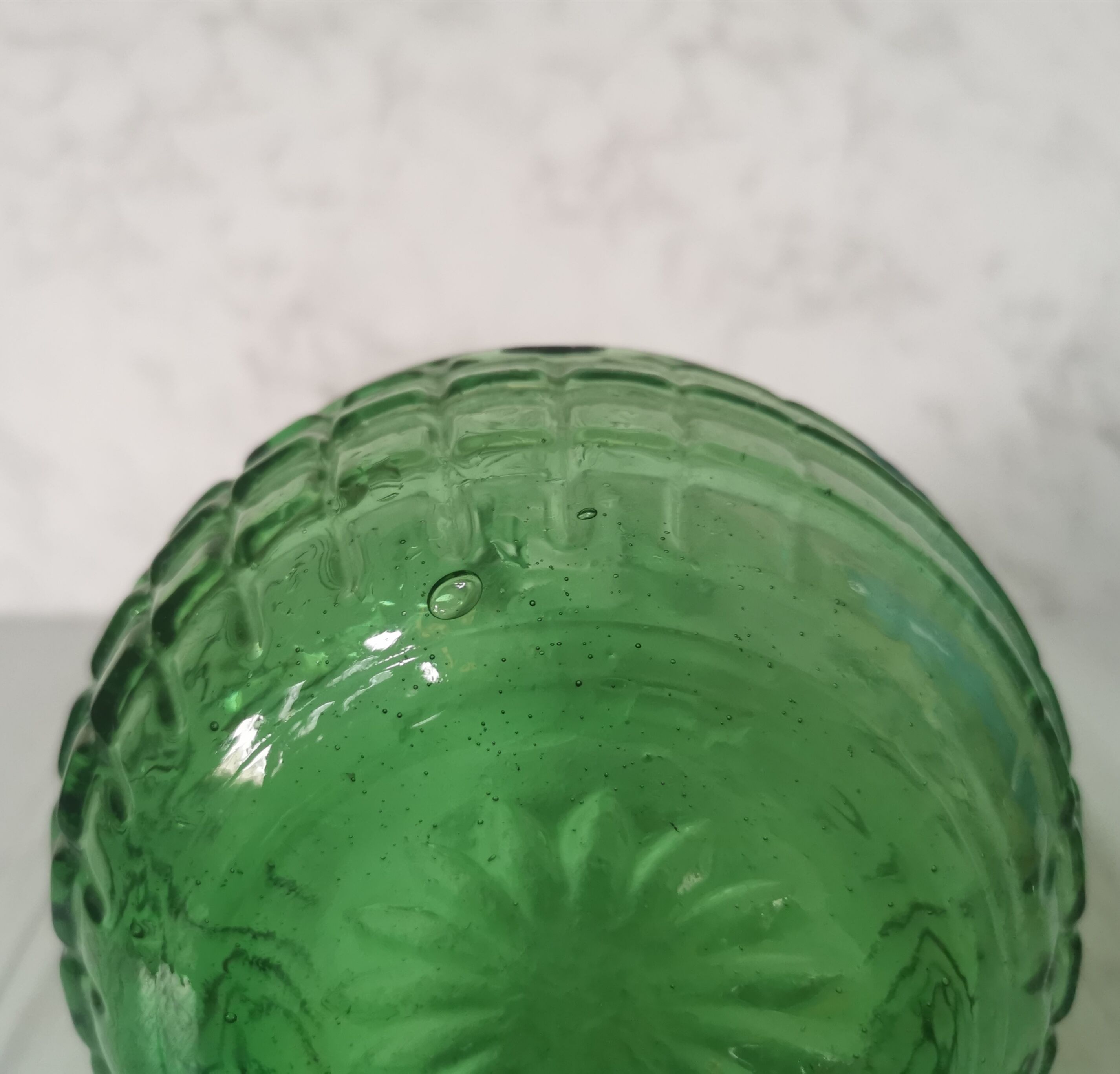 Chiseled glass decanter