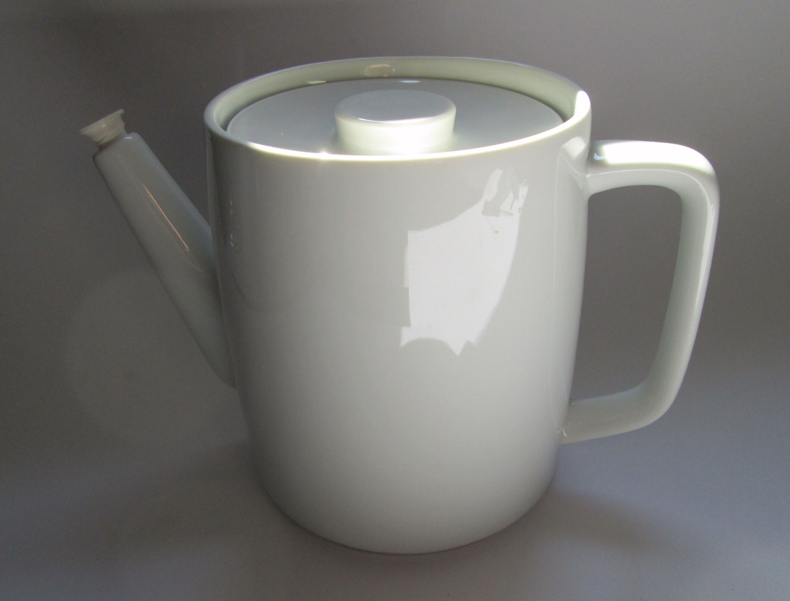 Coffee pot Grethe Meyer Royal Copenhagen 1972