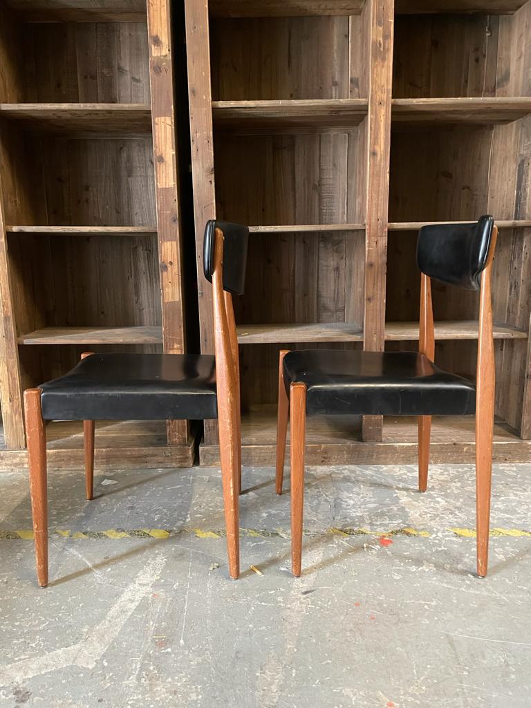 Lot of two vintage black chairs - 1960s wood