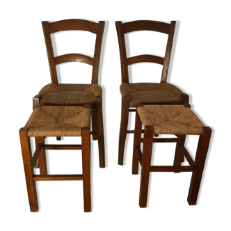 Ensemble chaises et tabourets
