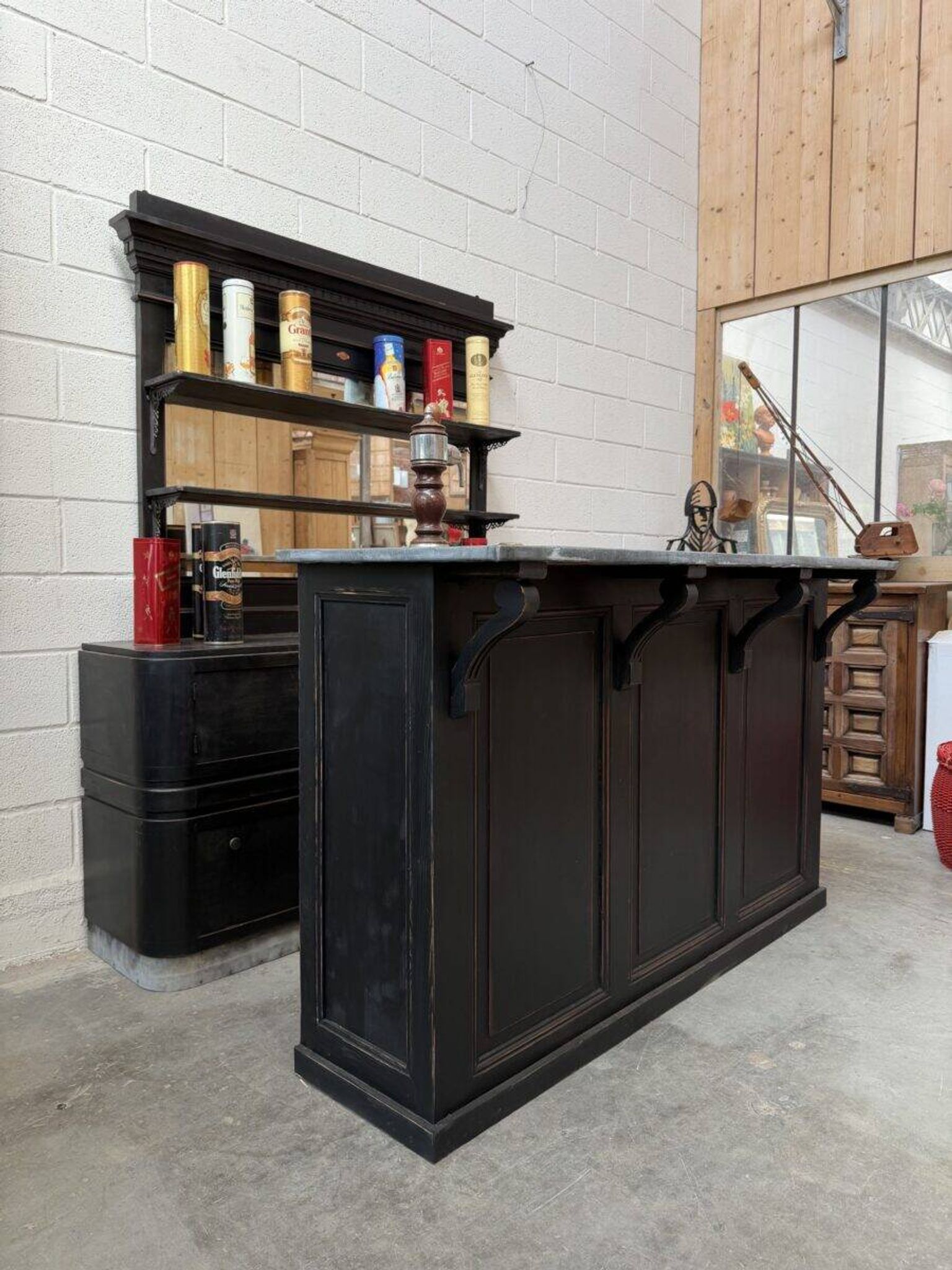 1920s bar set