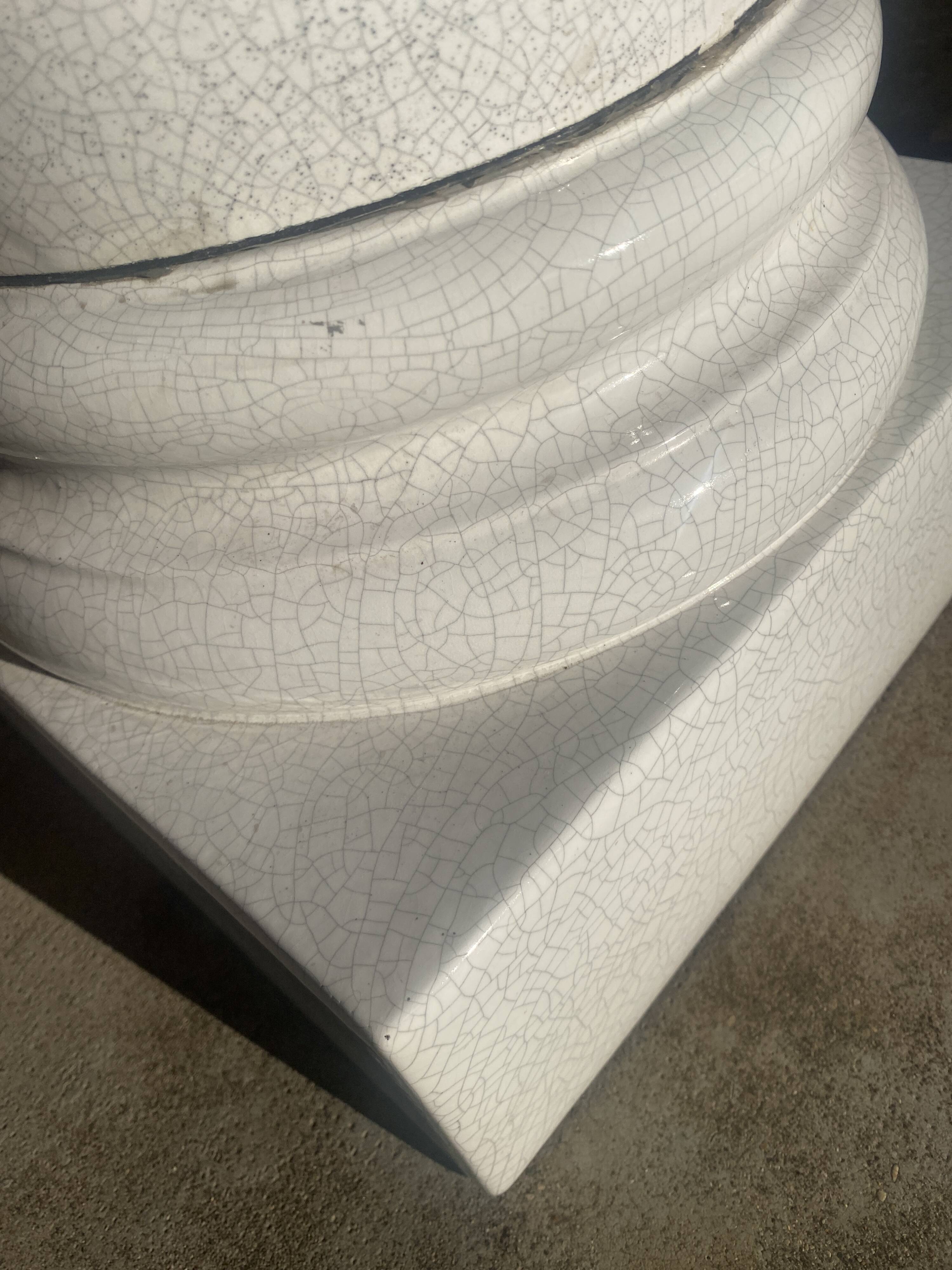 Earthenware pedestal column