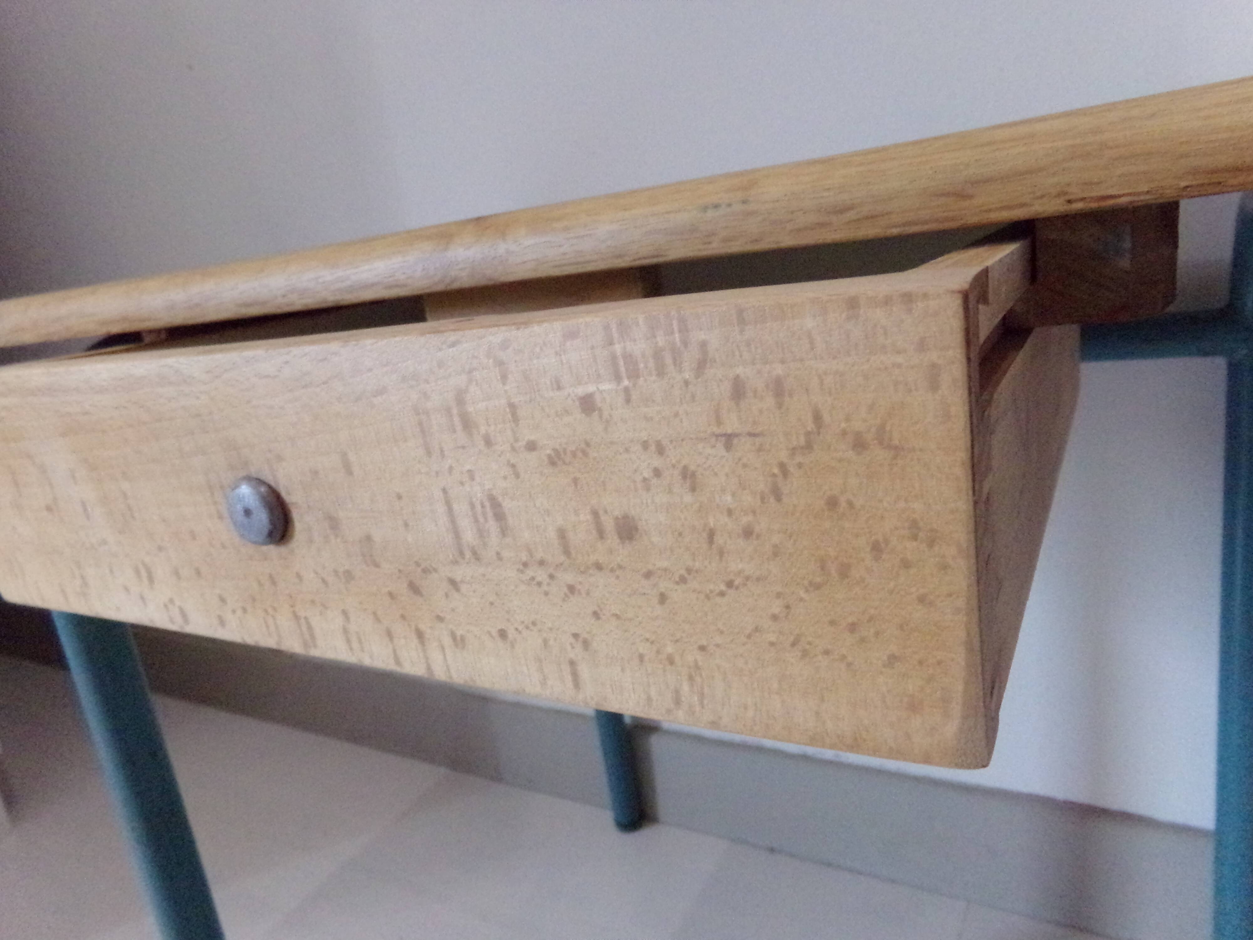 Pupitre de maternelle et sa chaise de la marque Luterma