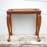 Table guéridon bois sculpté fait à la main, table basse moulurée vintage, table pieds griffe