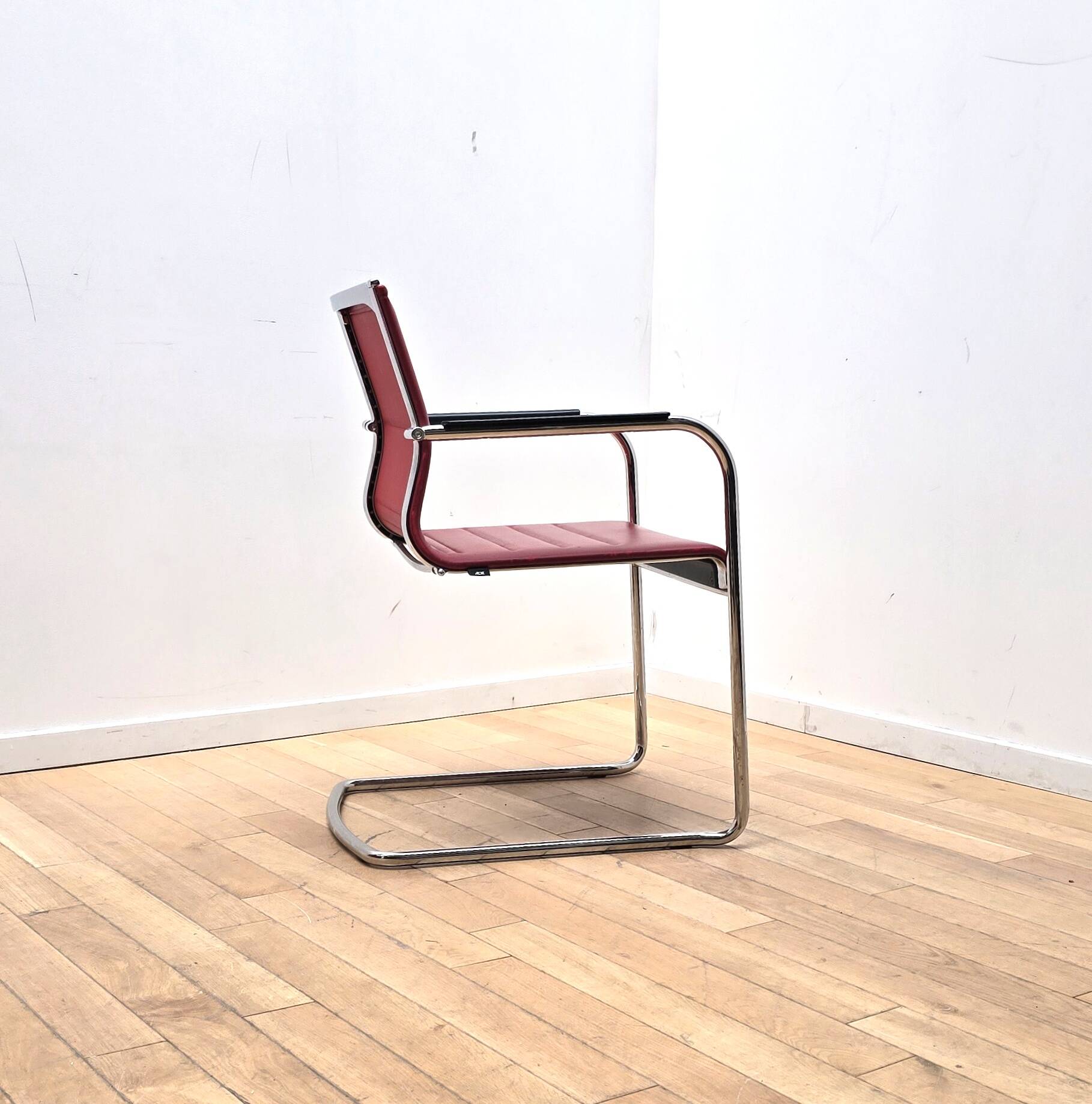 Suite of 12 ATK710 armchairs, ICF