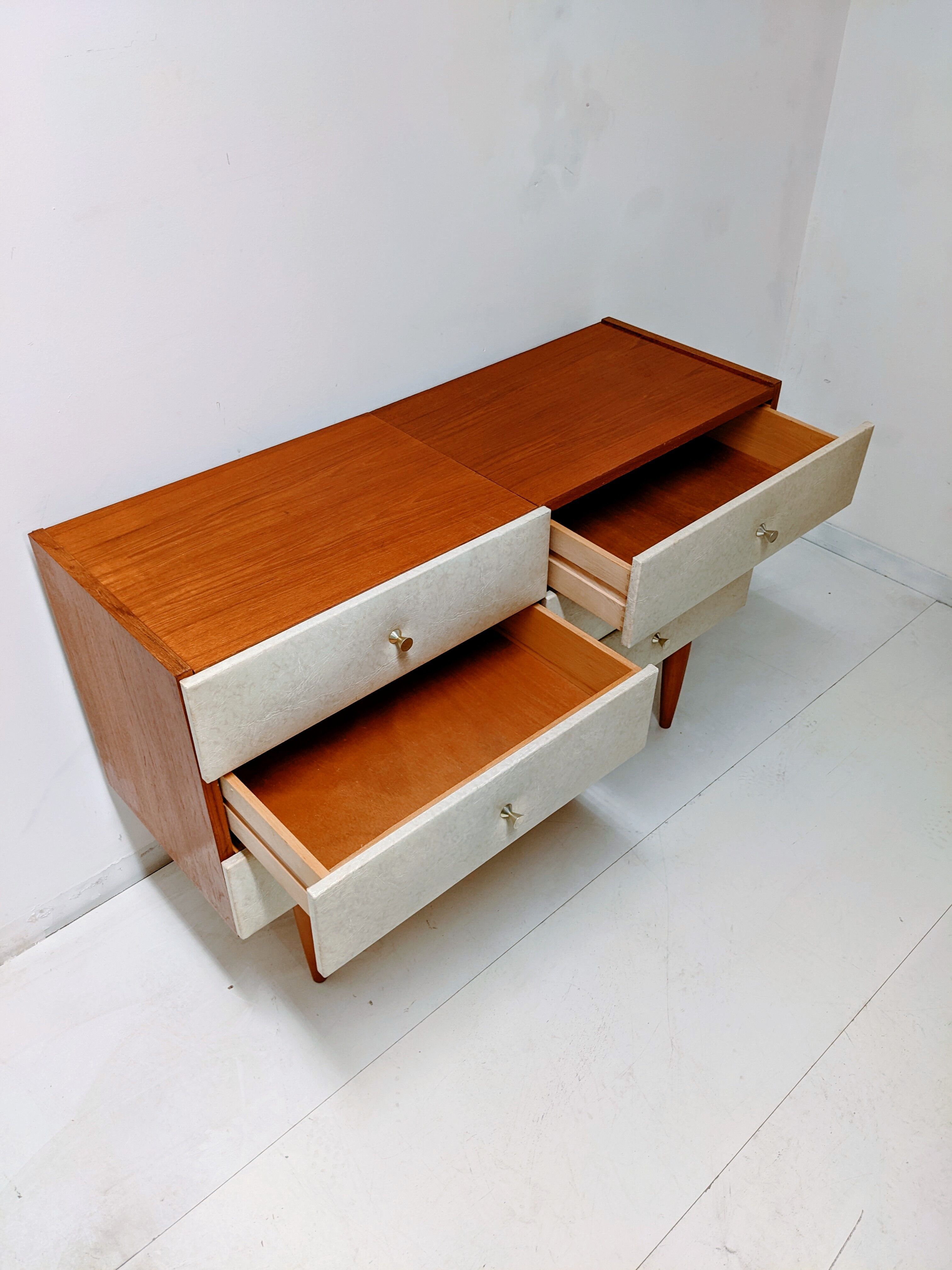 Vintage wooden chest of drawers