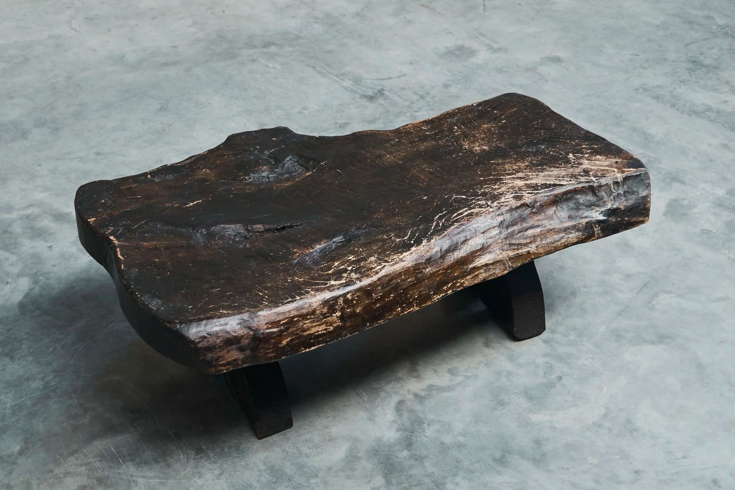 Sculptural coffee table in solid wood with natural edges, Europe, 1960s.